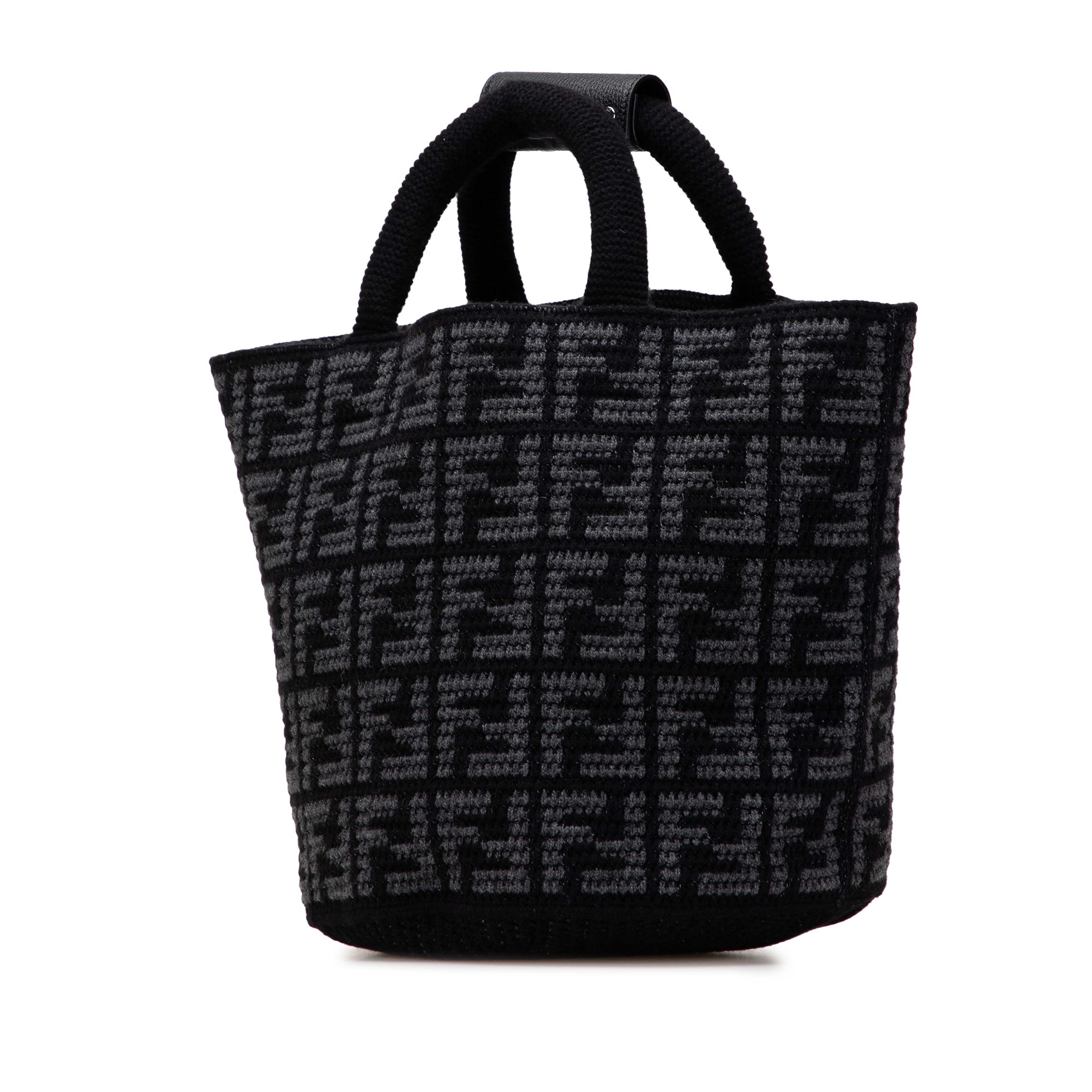 Fendi Large Zucca Cashmere Shopper Tote, från Luxclusif, i färgen black. Klicka för att öppna bilden i stort format