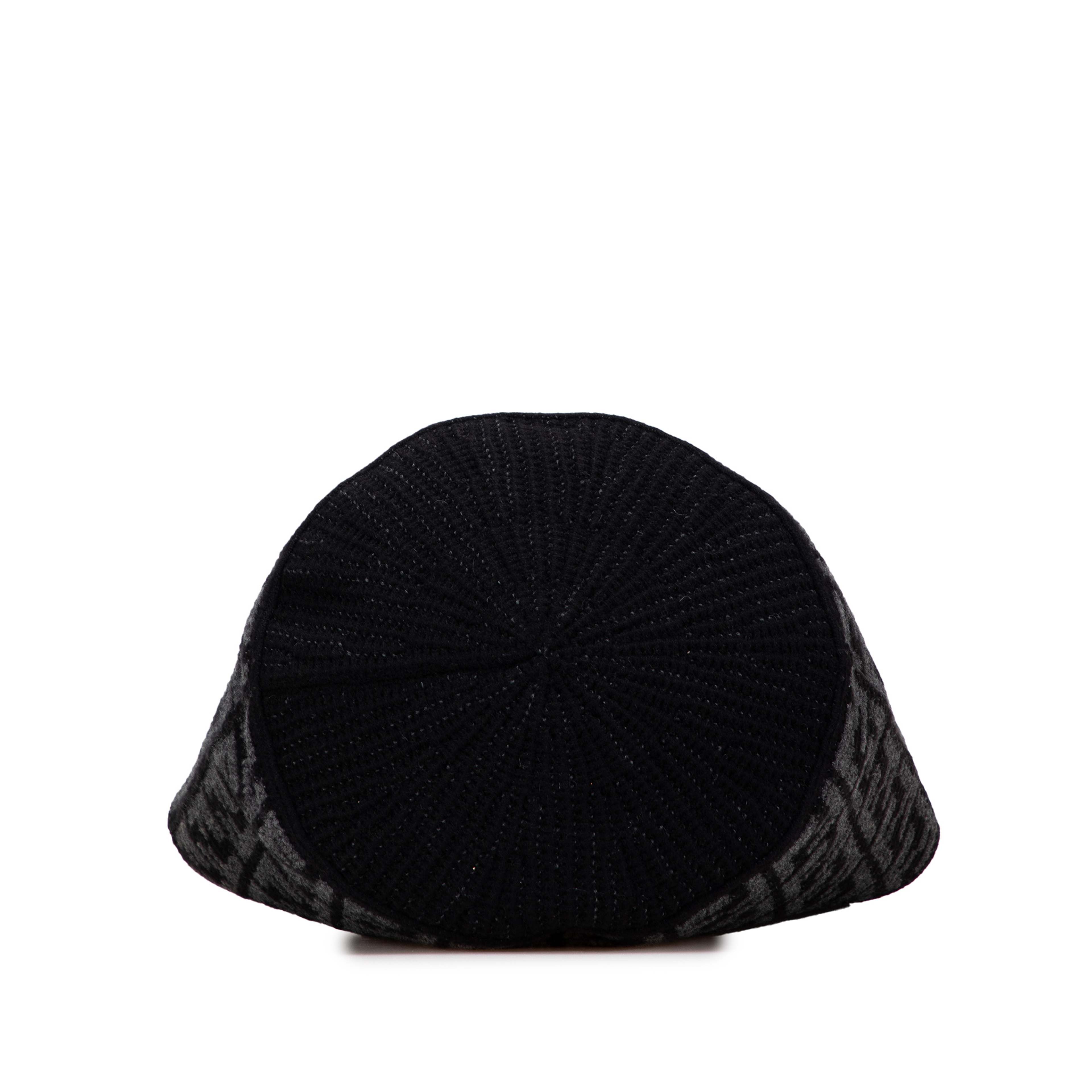 Fendi Large Zucca Cashmere Shopper Tote, från Luxclusif, i färgen black. Klicka för att öppna bilden i stort format