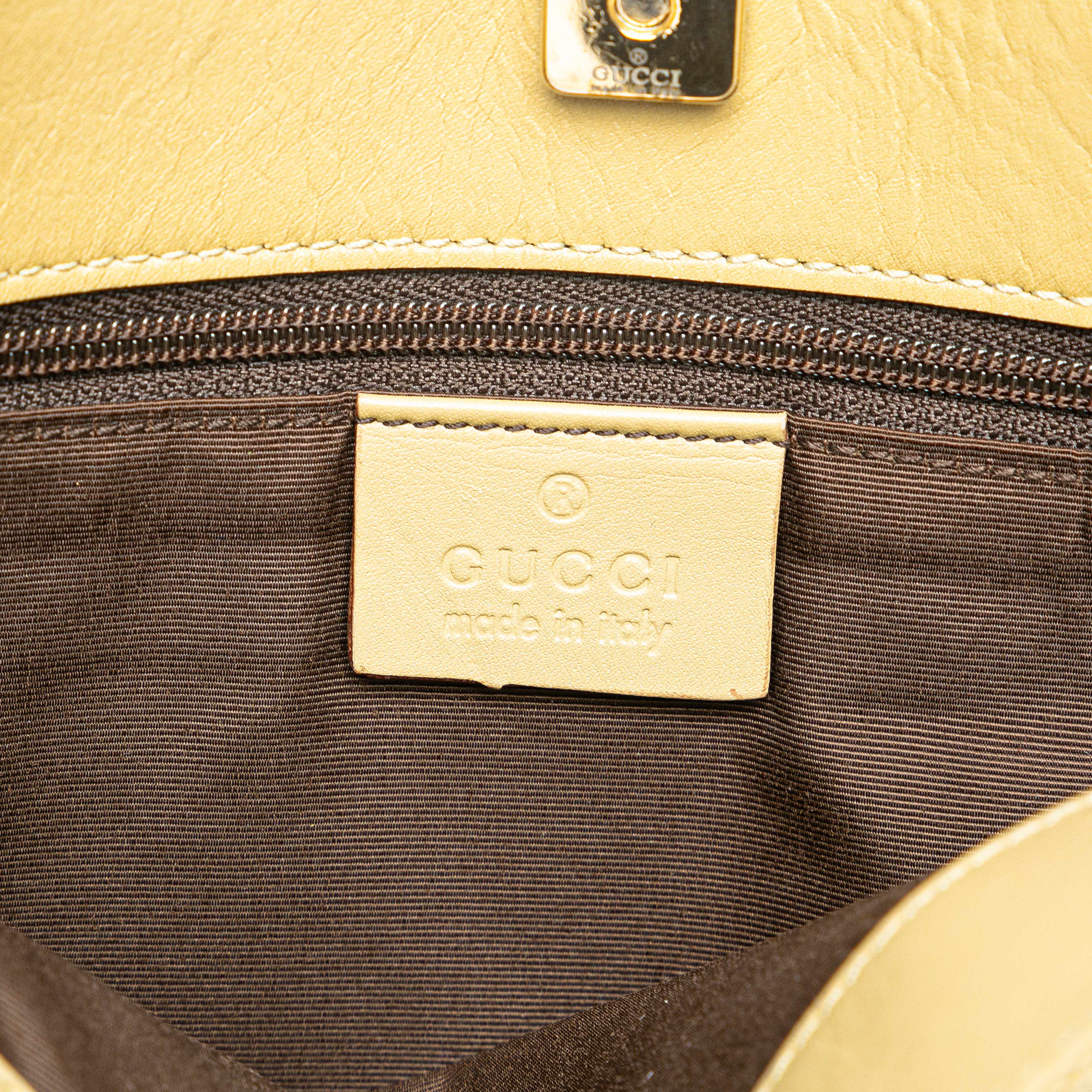 Gucci Gg Canvas Crossbody, från Luxclusif, i färgen beige. Klicka för att öppna bilden i stort format