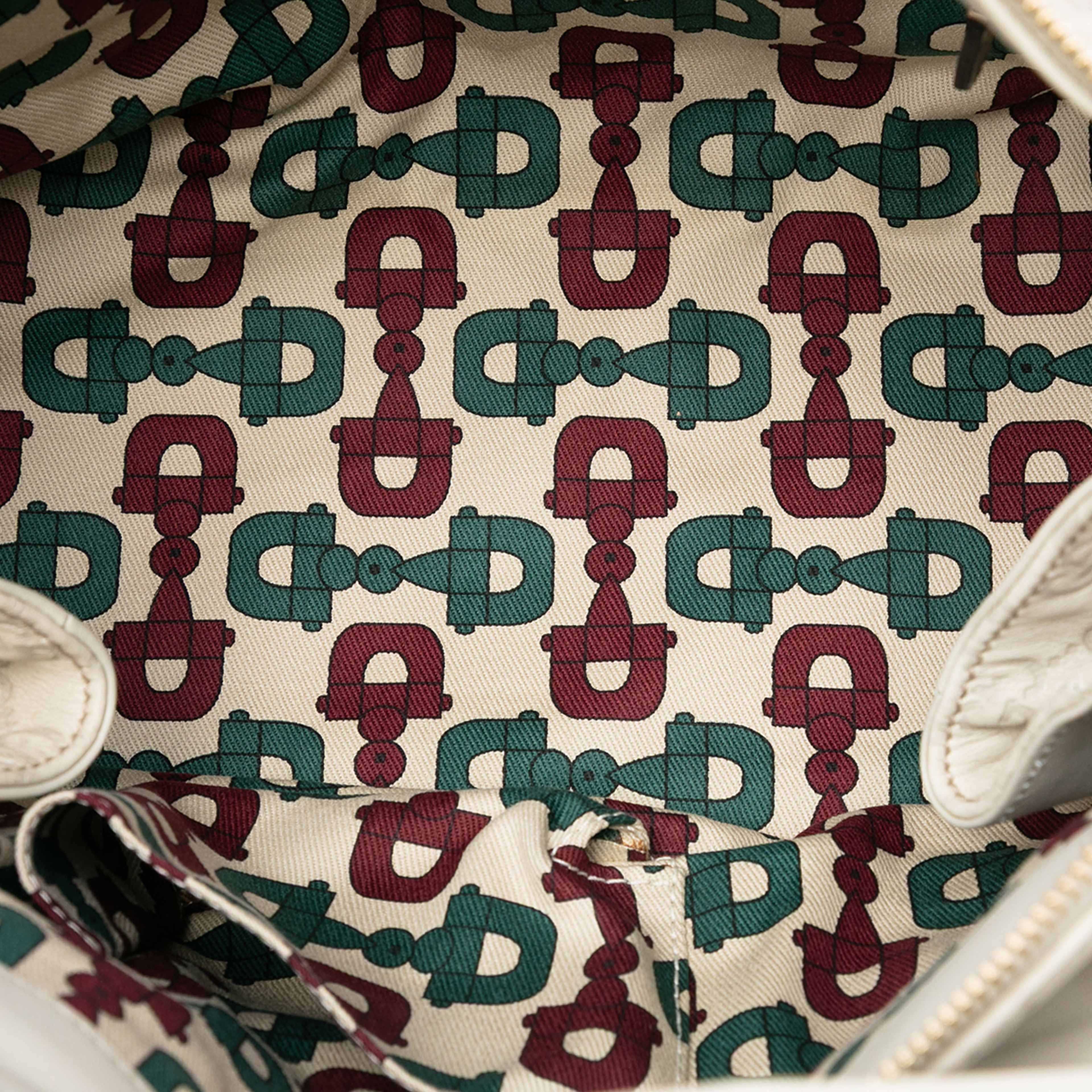 Gucci Guccissima Hysteria Handbag, från Luxclusif, i färgen white. Klicka för att öppna bilden i stort format