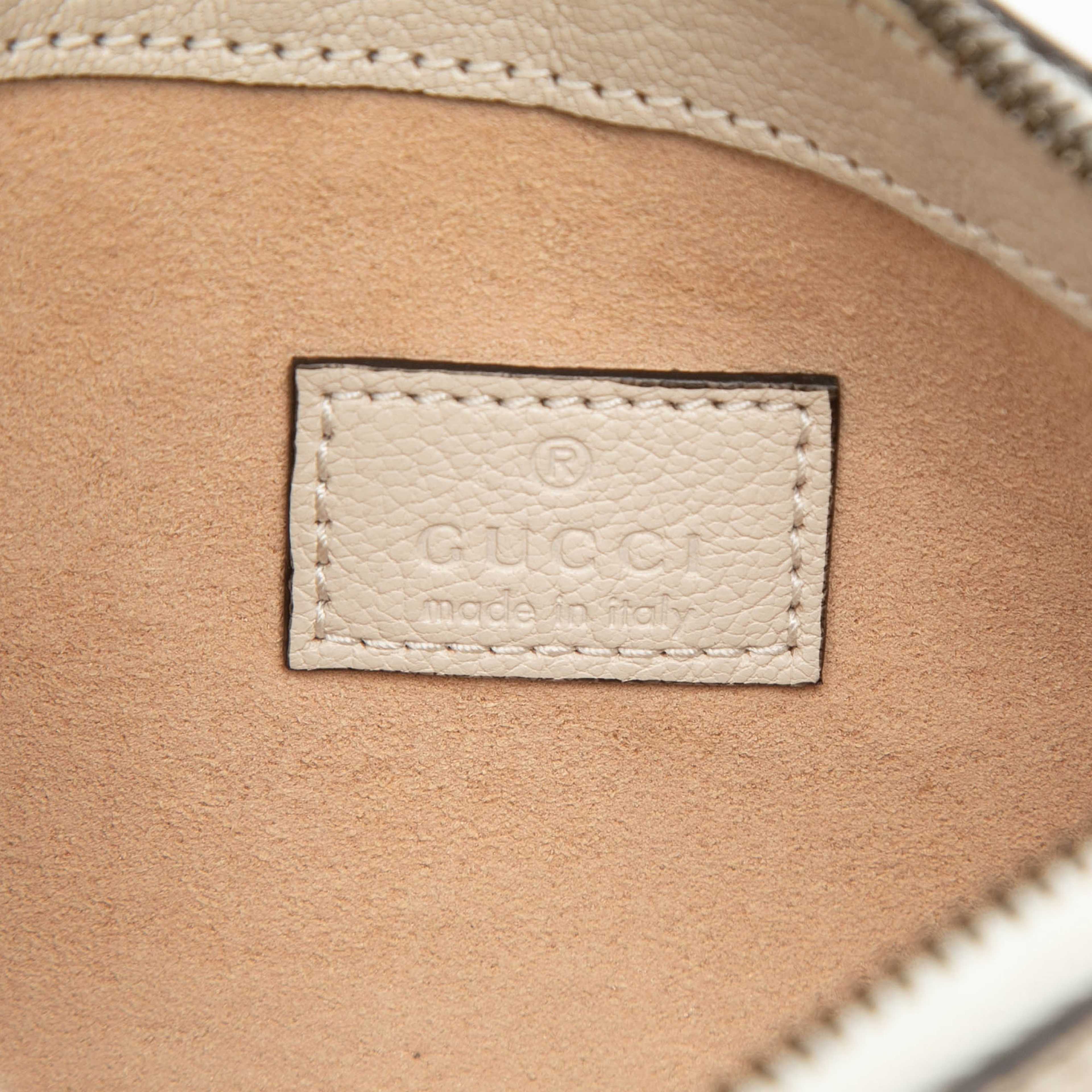 Gucci Mini Goatskin Aphrodite Shoulder Bag, från Luxclusif, i färgen white. Klicka för att öppna bilden i stort format