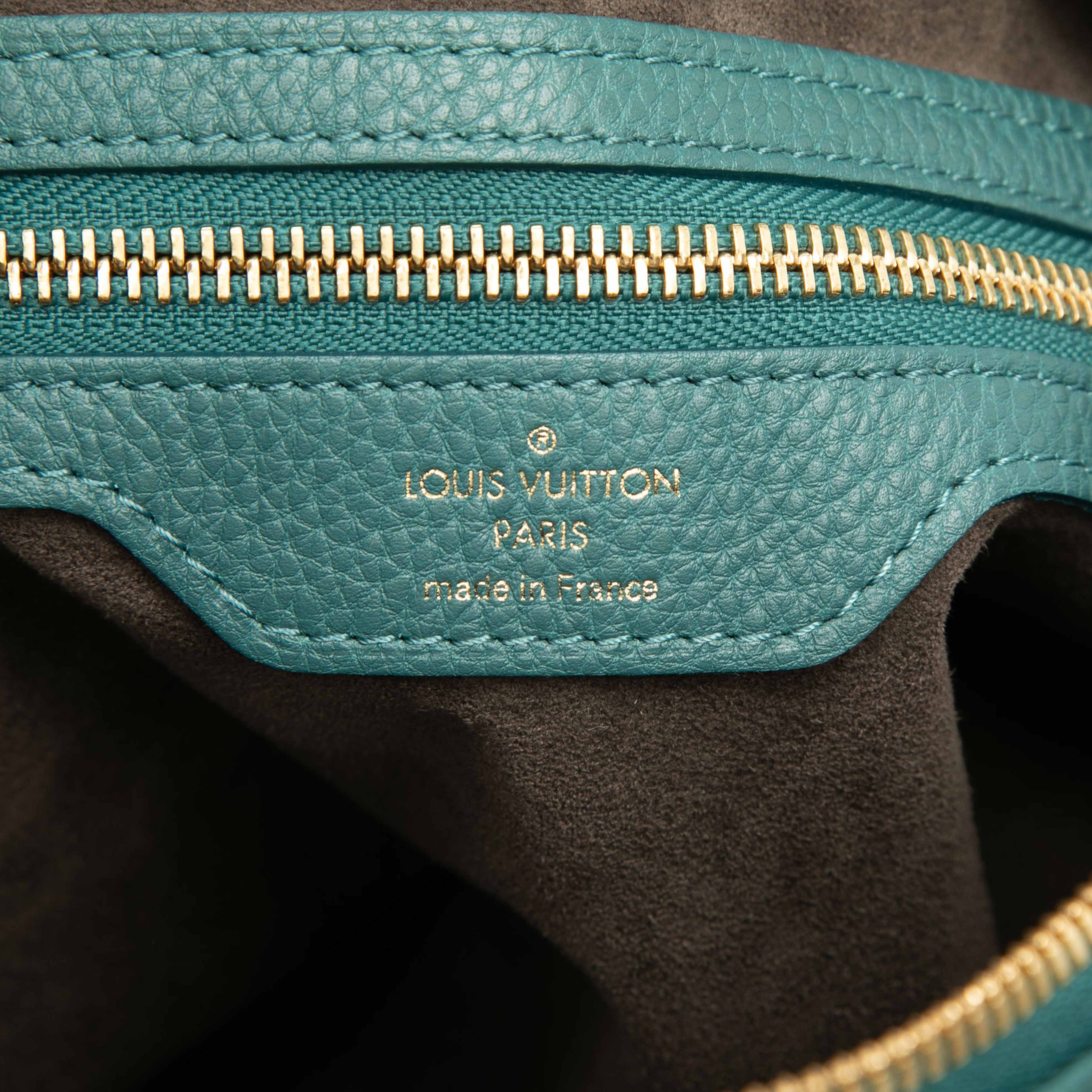 Louis Vuitton Monogram Mahina Selene Mm, från Luxclusif, i färgen blå. Klicka för att öppna bilden i stort format