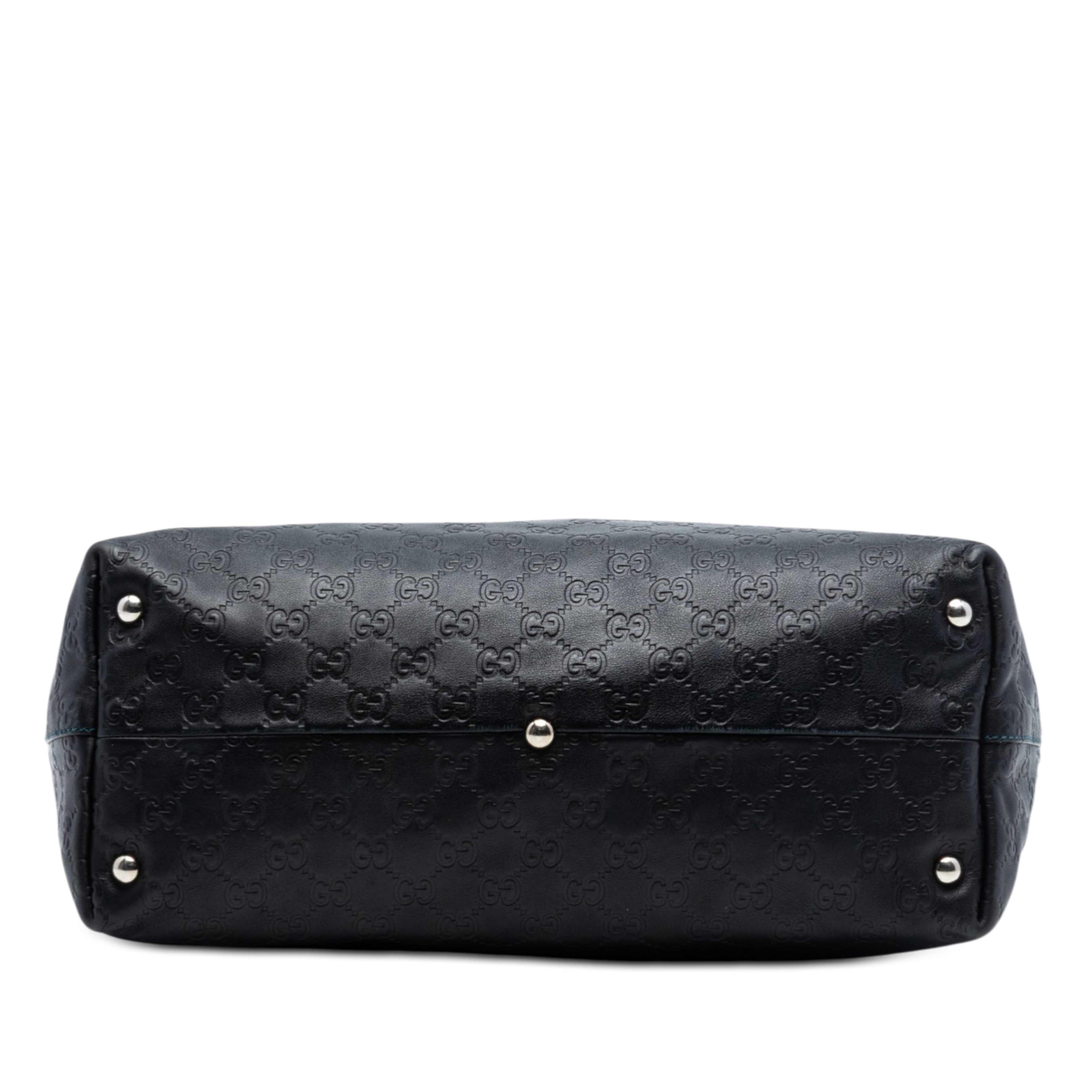 Gucci Medium Guccissima Icon Bit Tote, från Luxclusif, i färgen navy. Klicka för att öppna bilden i stort format