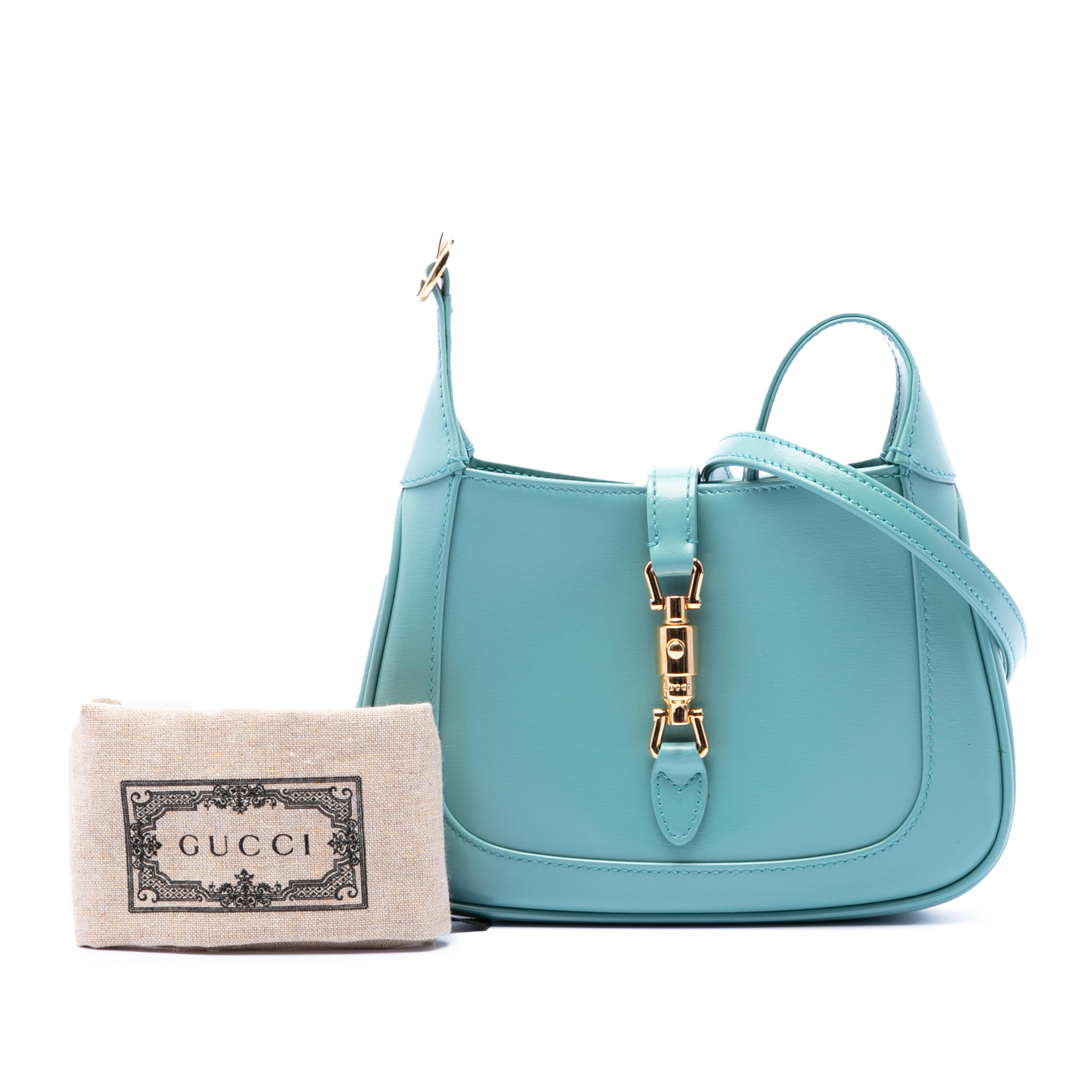 Gucci Mini Calfskin Jackie 1961 Crossbody, från Luxclusif, i färgen blå. Klicka för att öppna bilden i stort format