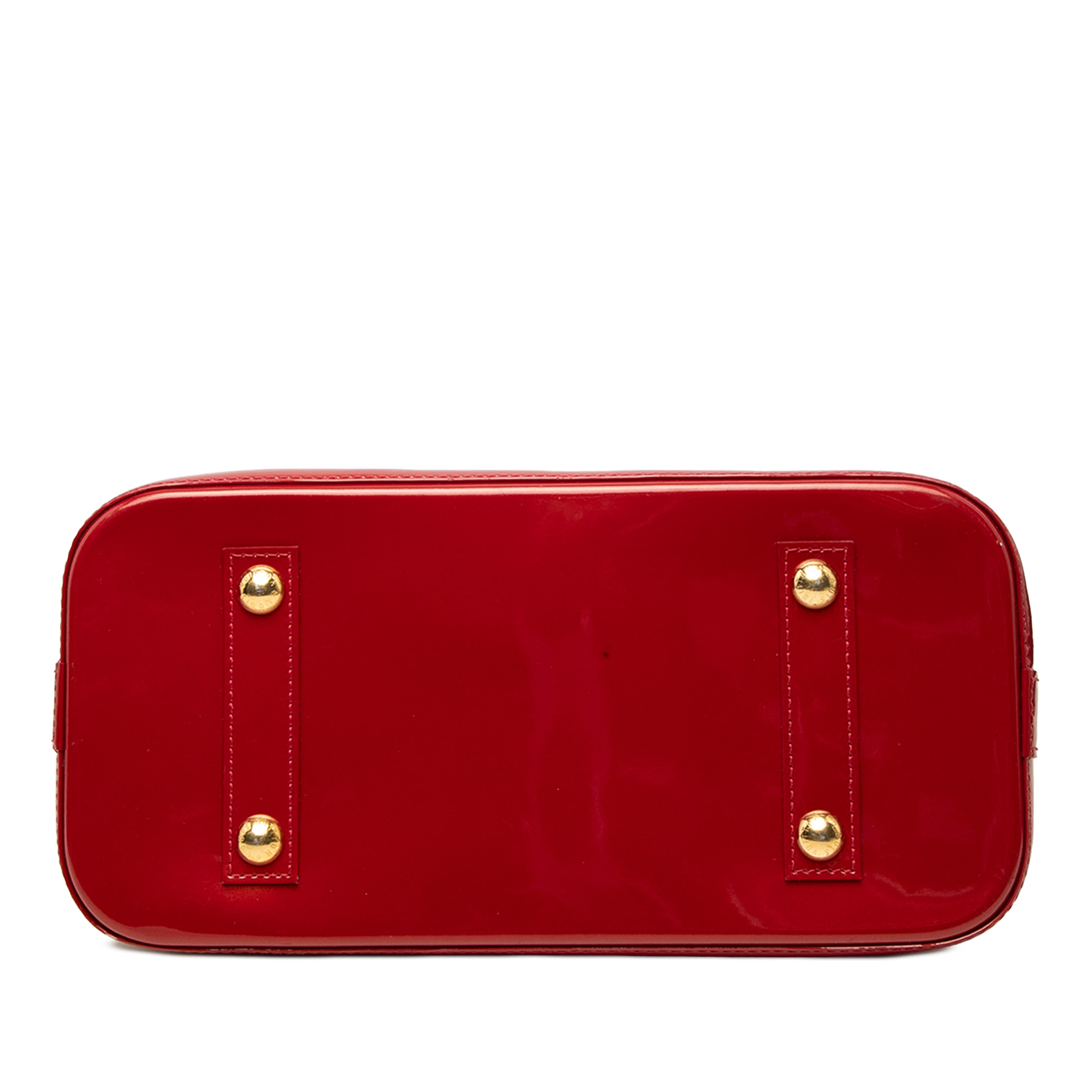 Louis Vuitton Monogram Vernis Alma Pm, från Luxclusif, i färgen röd. Klicka för att öppna bilden i stort format