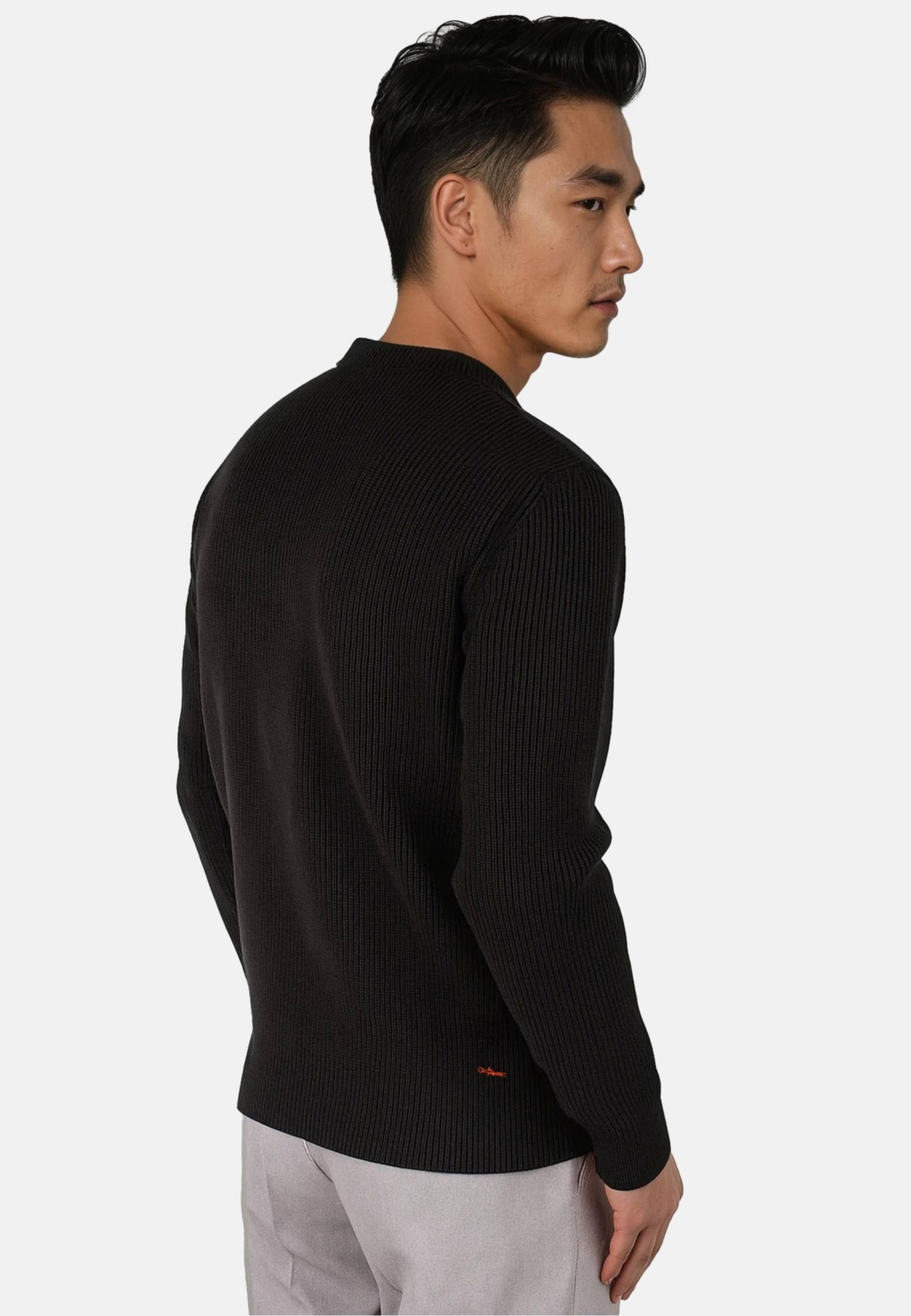 Eddie Knitted Sweater, från Ciszere, i färgen black. Klicka för att öppna bilden i stort format