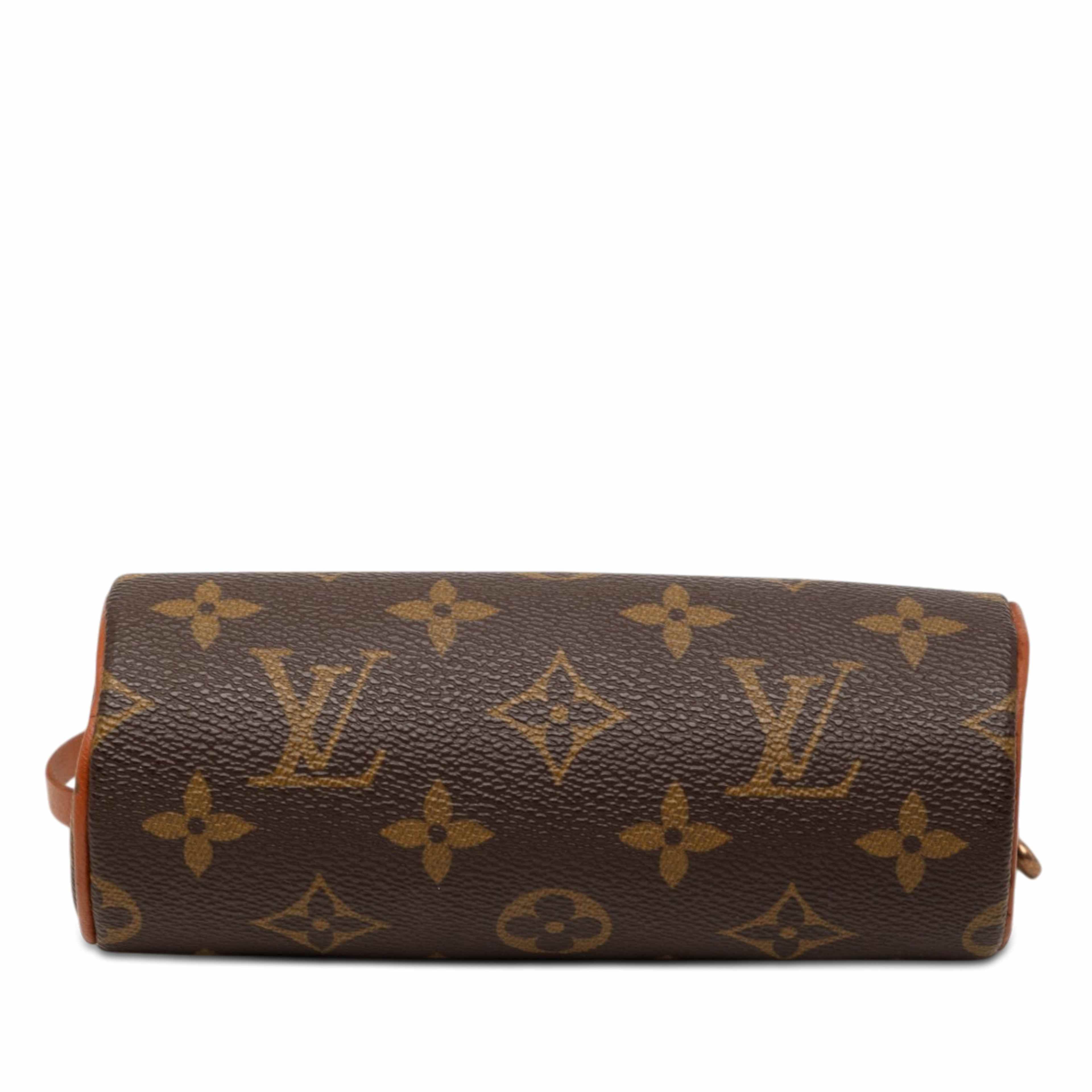 Louis Vuitton Monogram Papillon Pochette, från Luxclusif, i färgen brun. Klicka för att öppna bilden i stort format