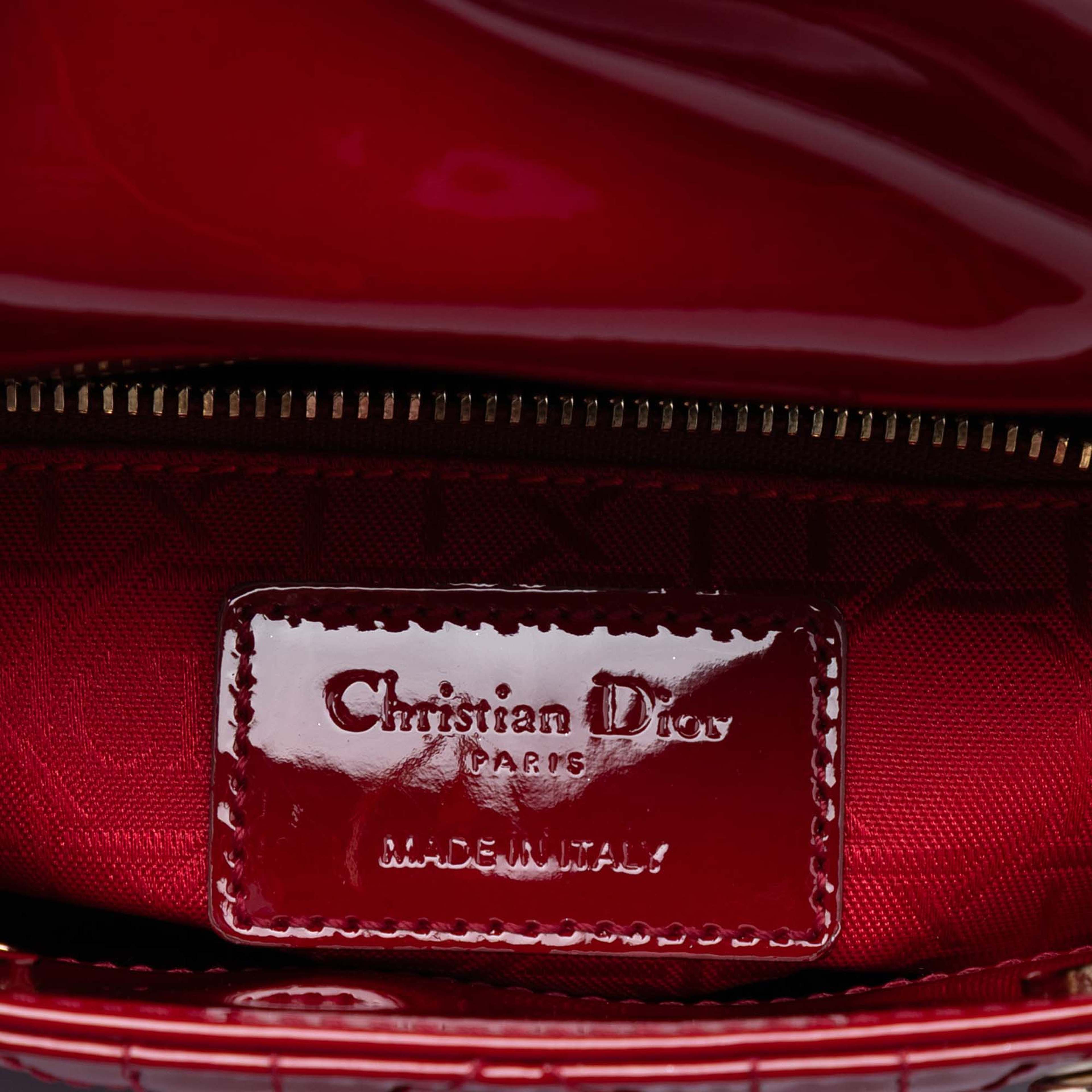 Dior Mini Patent Cannage Lady Dior, från Luxclusif, i färgen dark red. Klicka för att öppna bilden i stort format