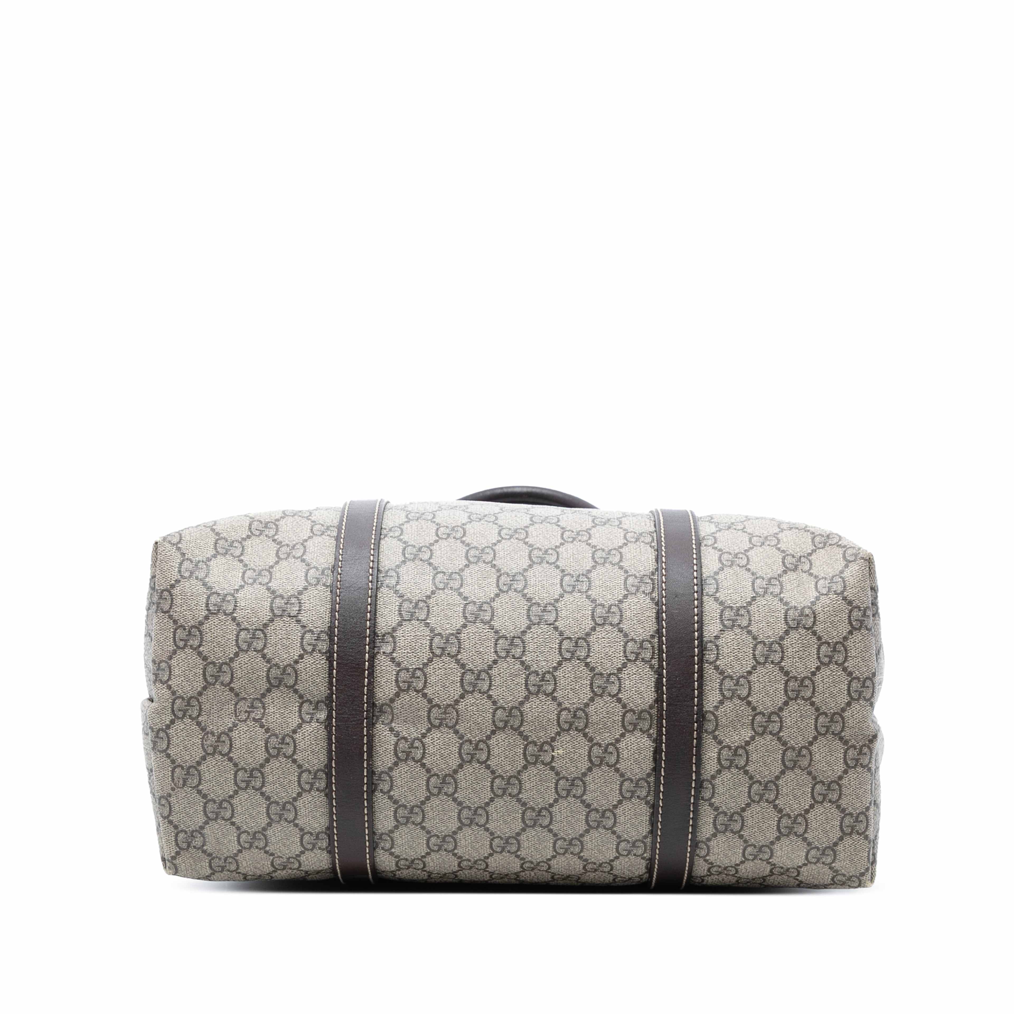 Gucci Gg Supreme Joy Vertical Tote, från Luxclusif, i färgen beige. Klicka för att öppna bilden i stort format