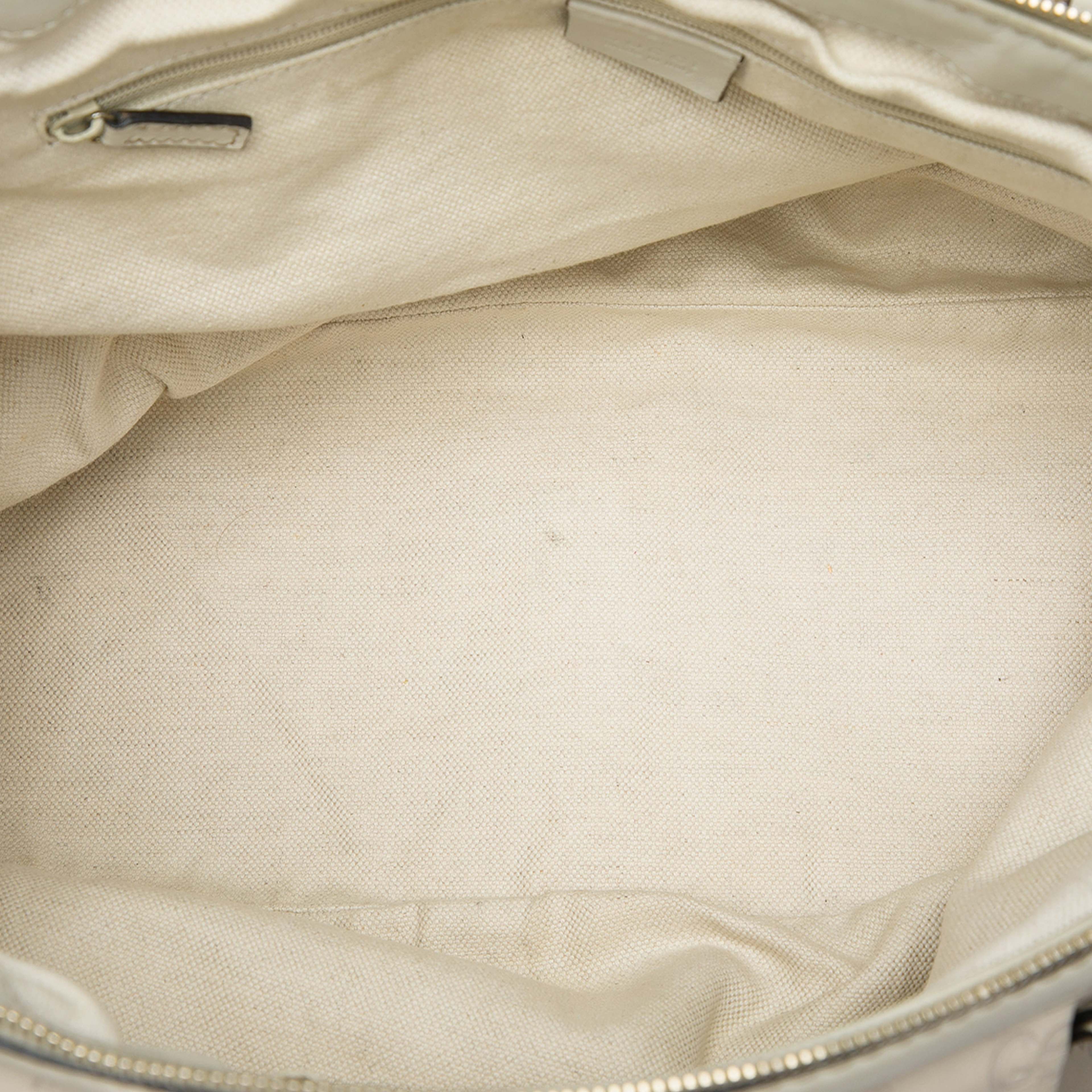 Gucci Guccissima Sukey Satchel, från Luxclusif, i färgen vit. Klicka för att öppna bilden i stort format