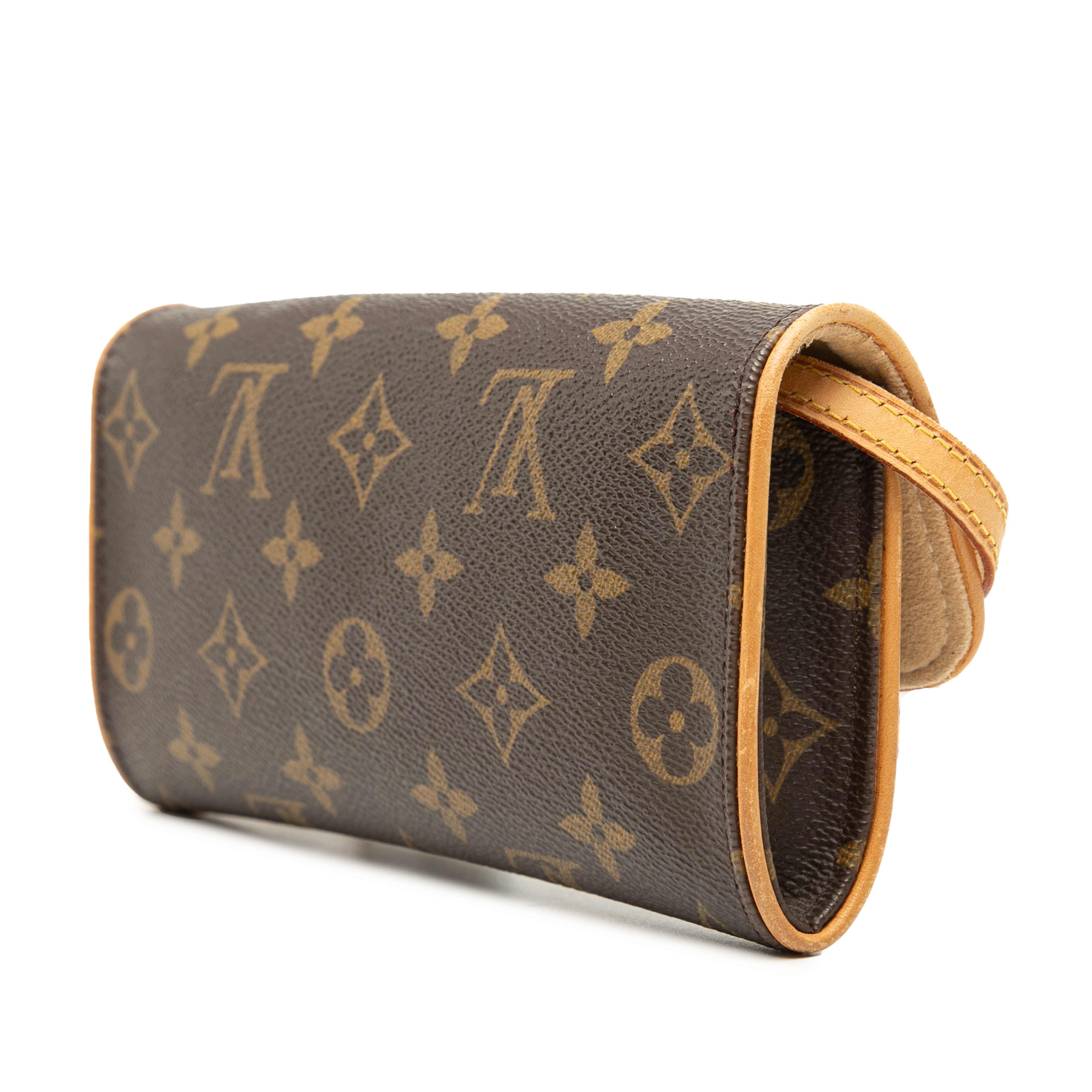Louis Vuitton Monogram Pochette Twin Pm, från Luxclusif, i färgen brun. Klicka för att öppna bilden i stort format