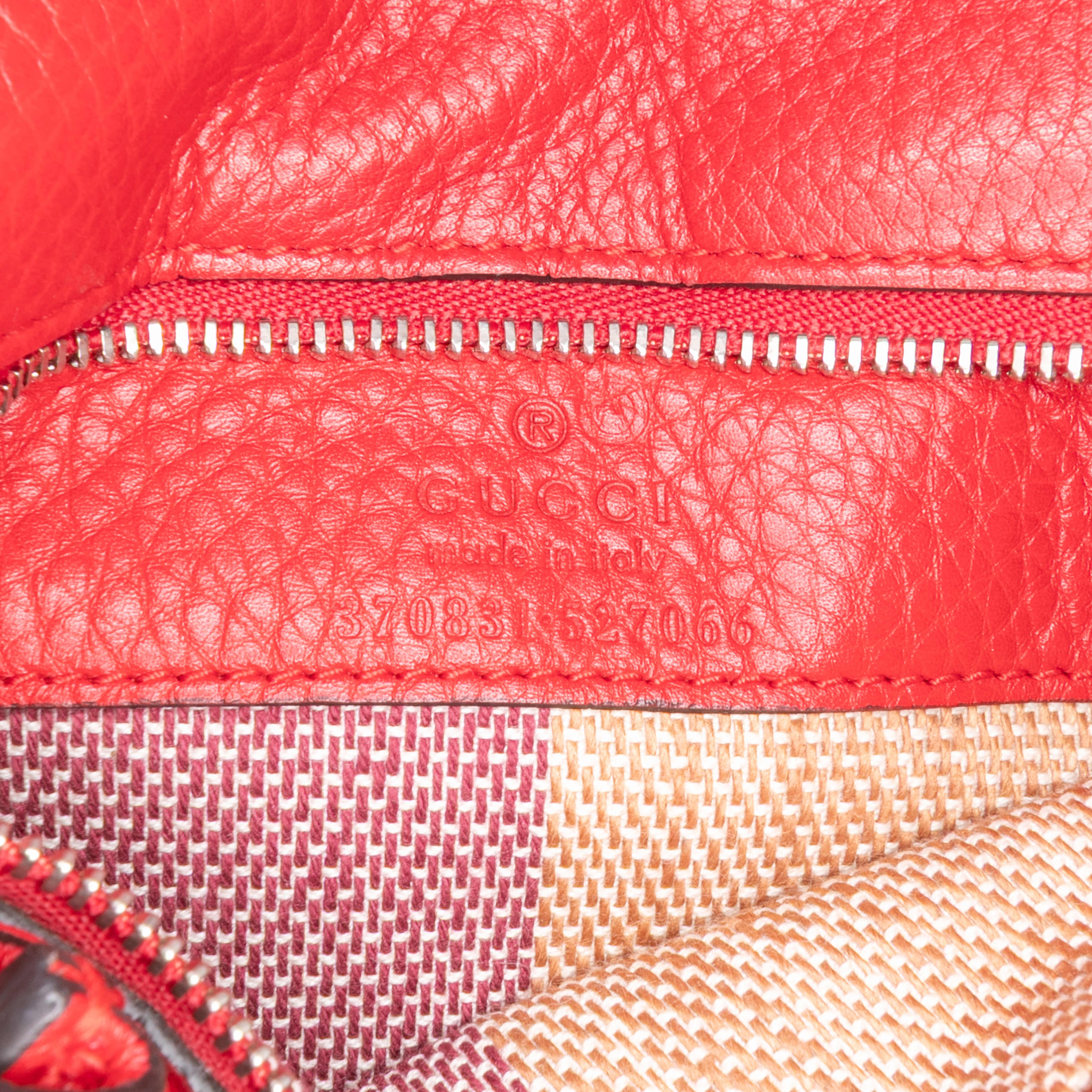 Gucci Small Leather Bamboo Daily Satchel, från Luxclusif, i färgen red. Klicka för att öppna bilden i stort format