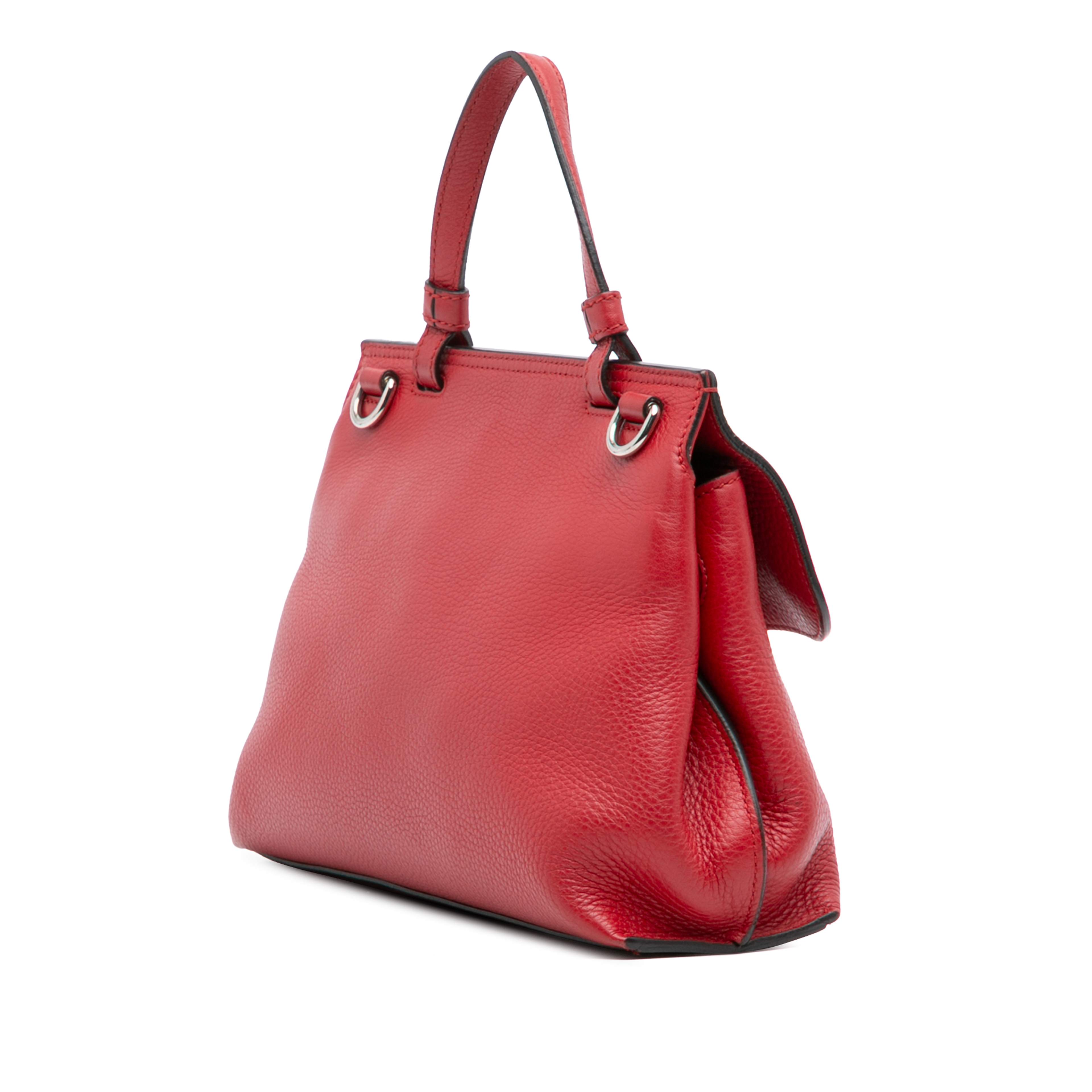 Gucci Small Leather Bamboo Daily Satchel, från Luxclusif, i färgen red. Klicka för att öppna bilden i stort format