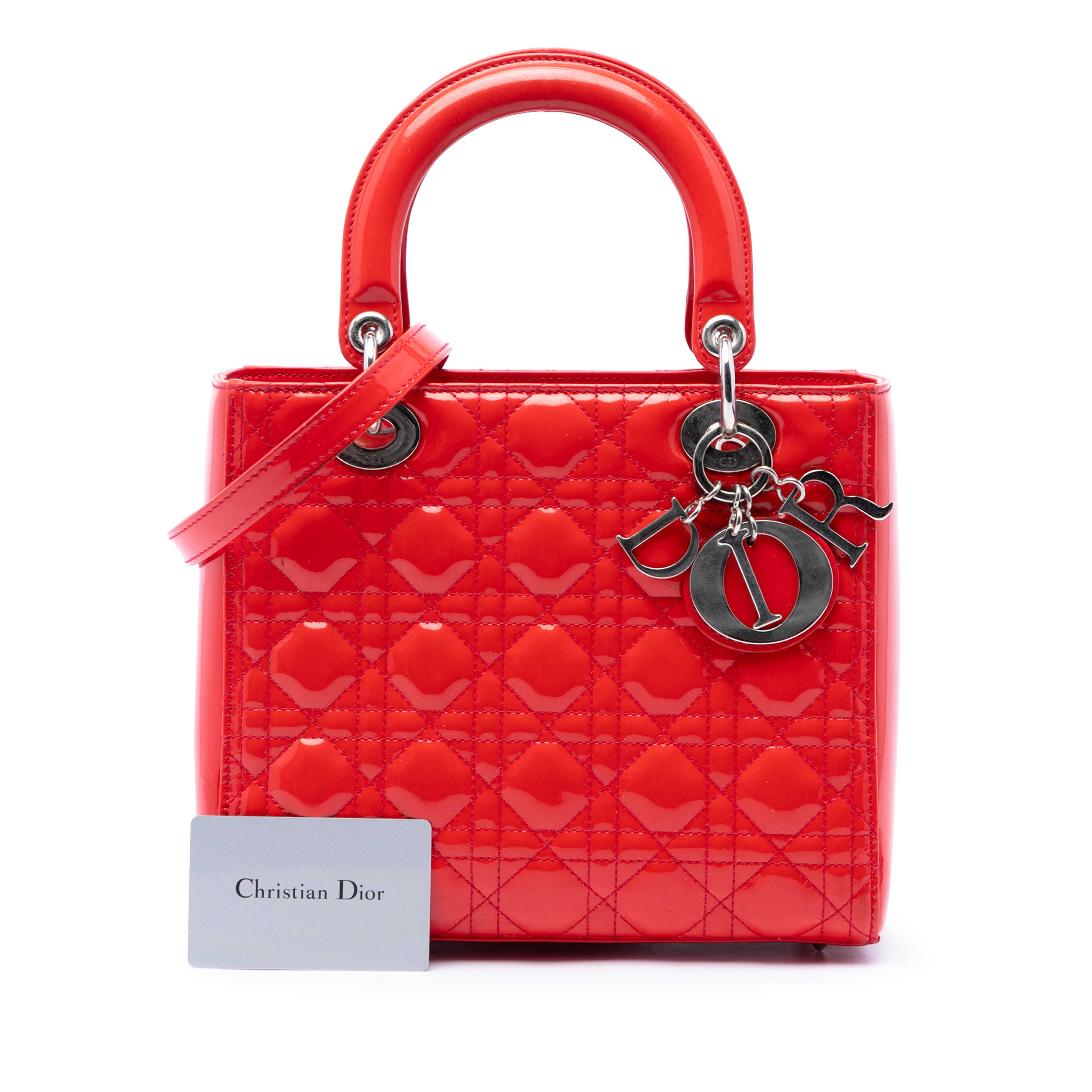 Dior Medium Patent Cannage Lady Dior, från Luxclusif, i färgen röd. Klicka för att öppna bilden i stort format