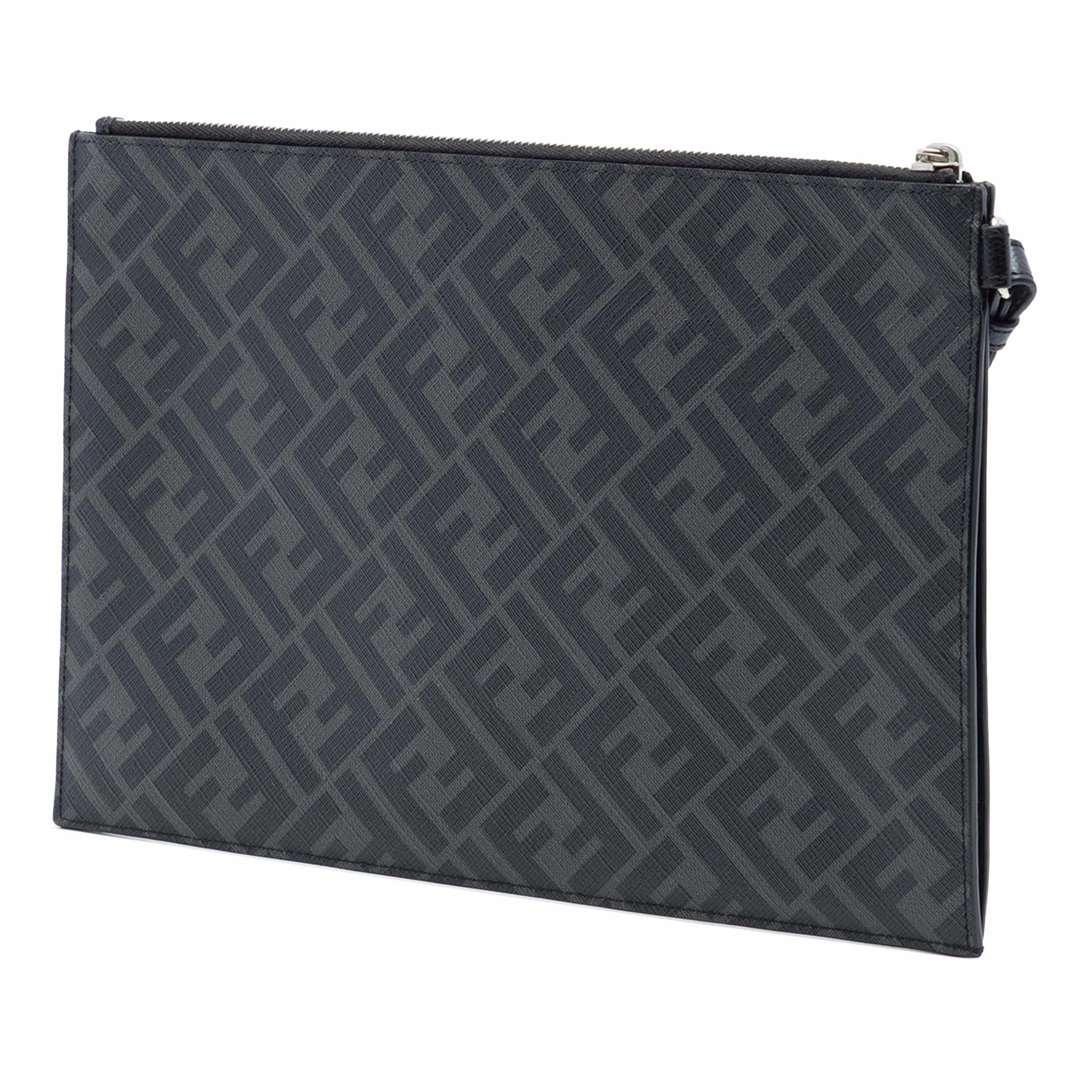 Fendi Zucca Coated Canvas Ff 1974 Diagonal Logo Flat Pouch, från Luxclusif, i färgen grå. Klicka för att öppna bilden i stort format
