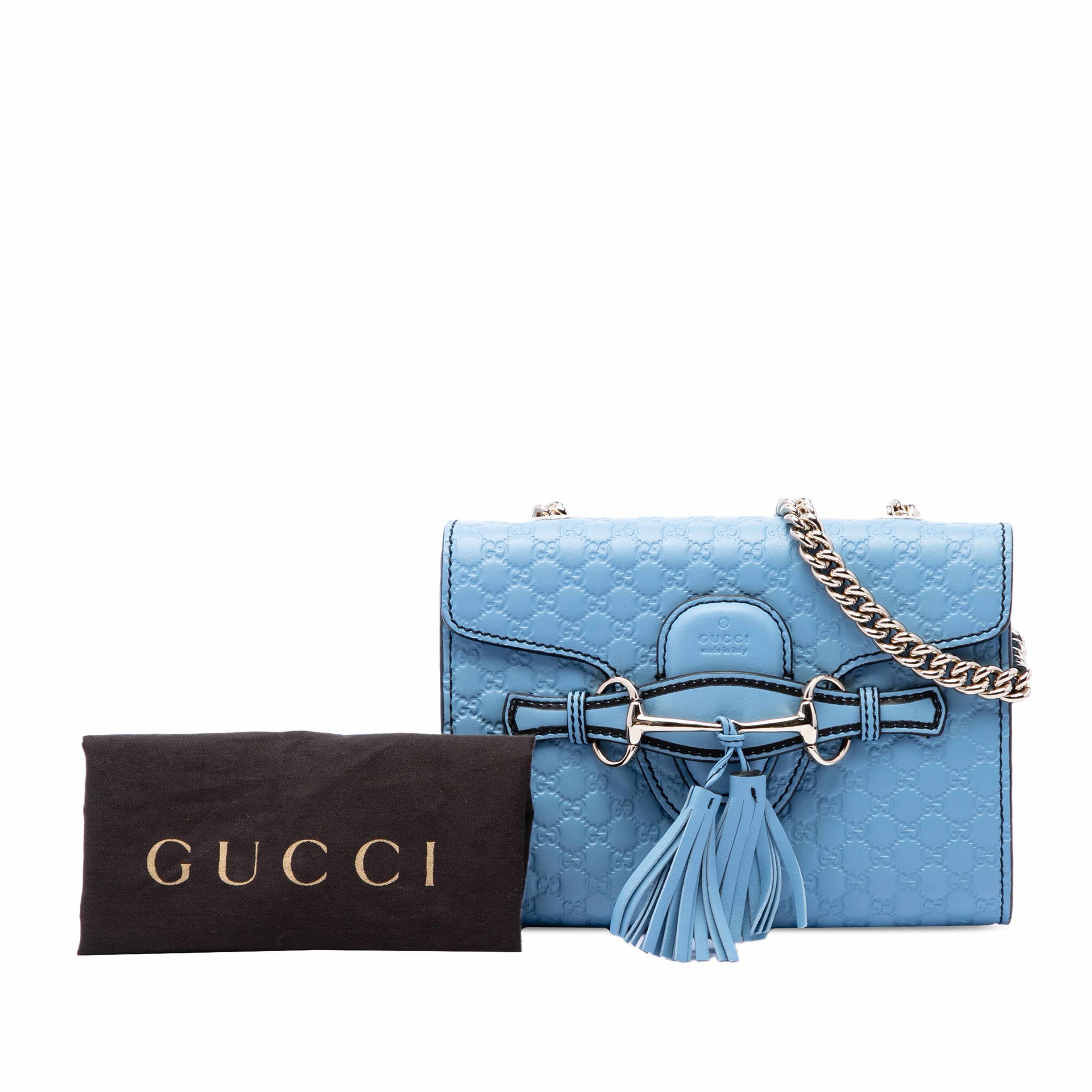 Gucci Mini Microguccissima Emily Crossbody, från Luxclusif, i färgen blå. Klicka för att öppna bilden i stort format
