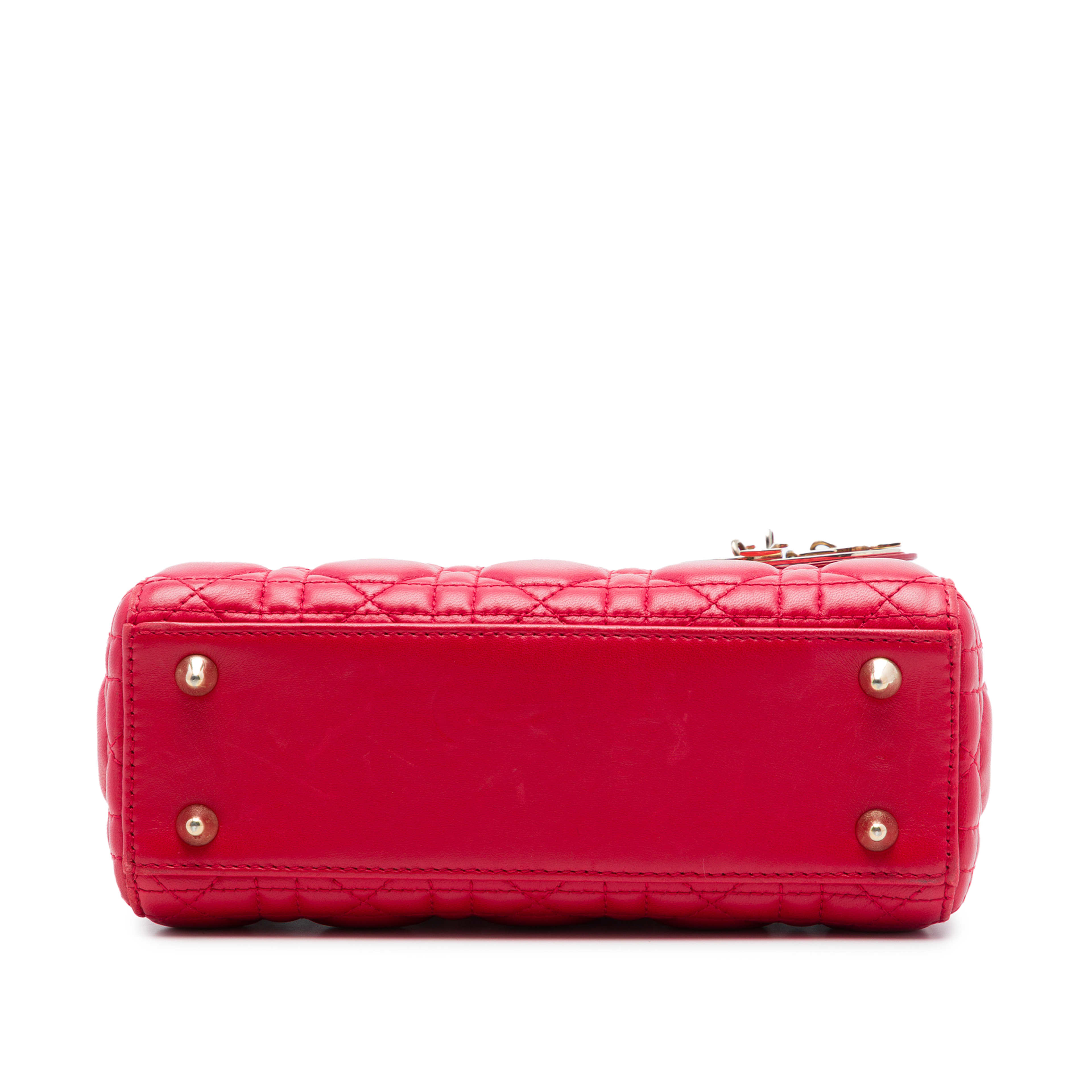 Dior Small Lambskin Cannage My Abcdior Lady Dior, från Luxclusif, i färgen röd. Klicka för att öppna bilden i stort format