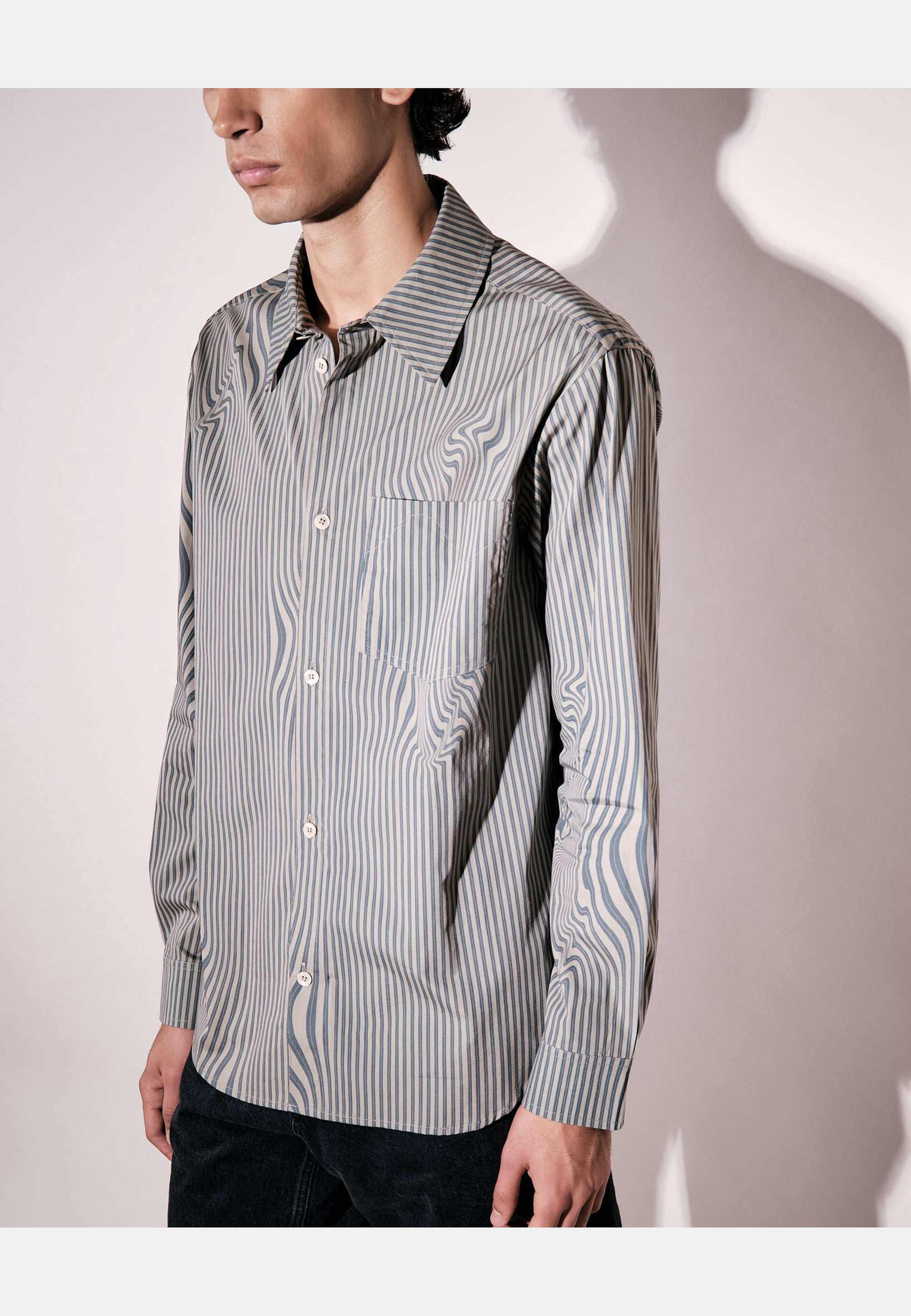 Lawrence Khaki Dusty Blue Glitch Stripe, från Brixtol Textiles, i färgen khaki glitch stripe. Klicka för att öppna bilden i stort format