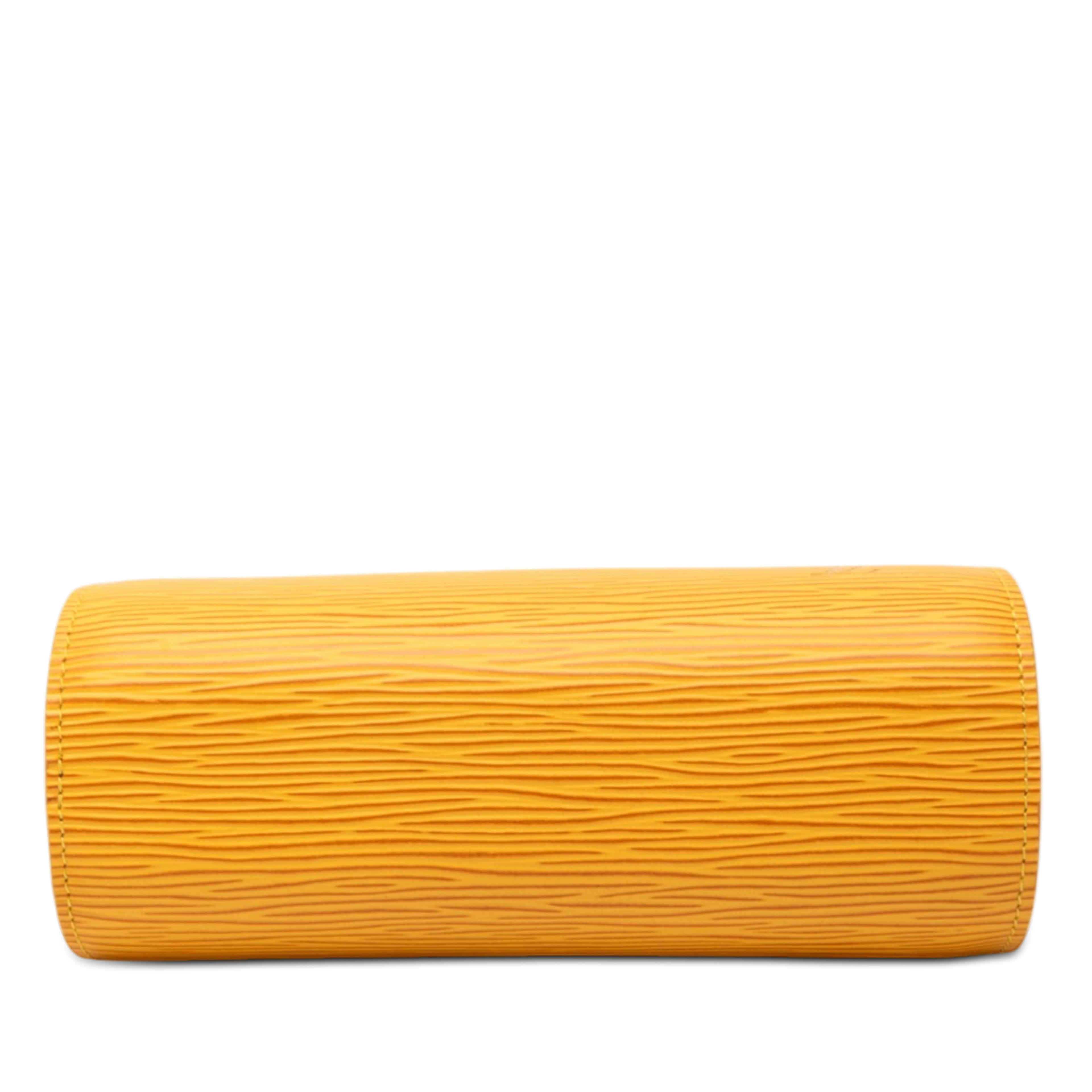 Louis Vuitton Epi Dauphine Pm Pouch, från Luxclusif, i färgen yellow. Klicka för att öppna bilden i stort format