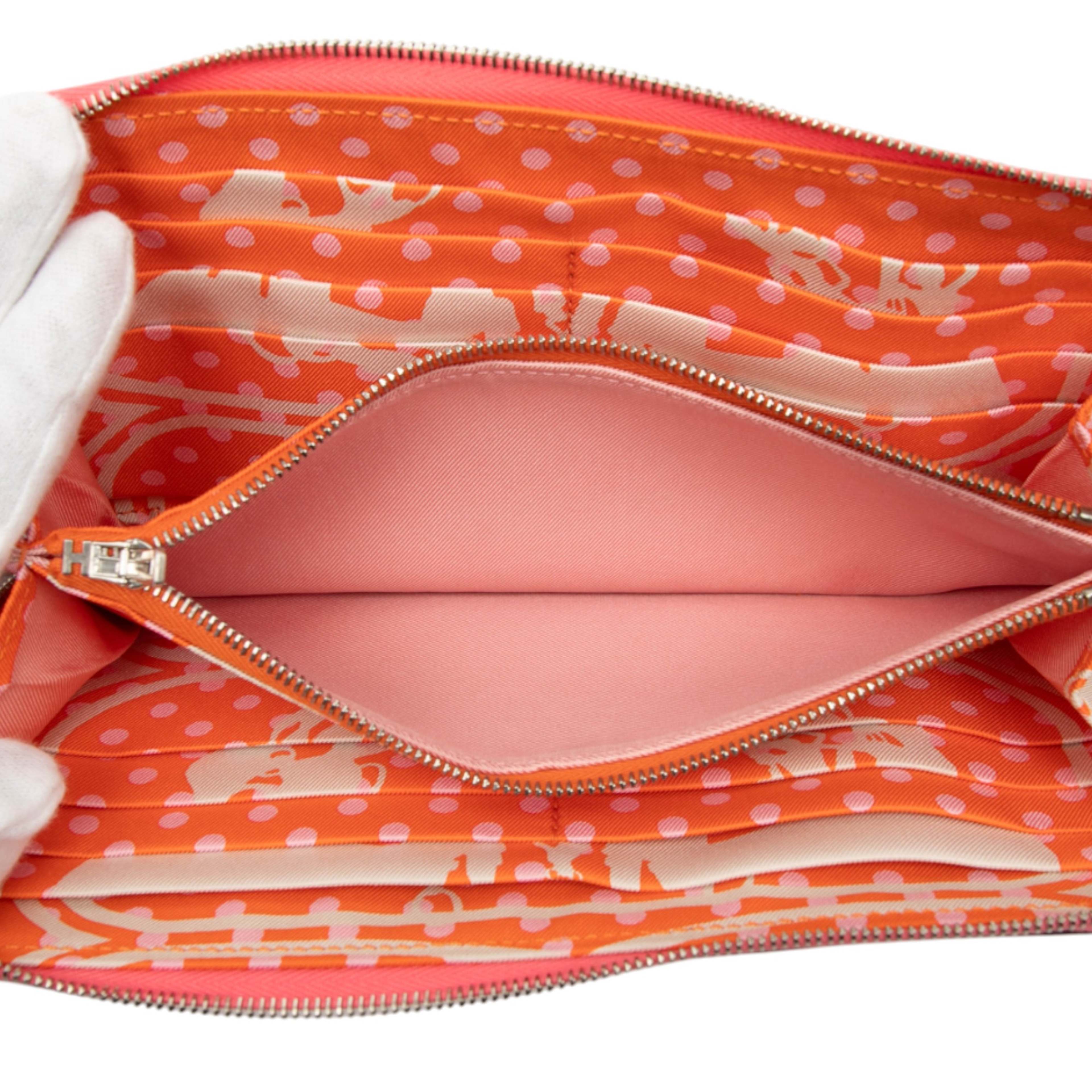 Hermès Epsom Silk'in Classique Long Wallet, från Luxclusif, i färgen blush. Klicka för att öppna bilden i stort format