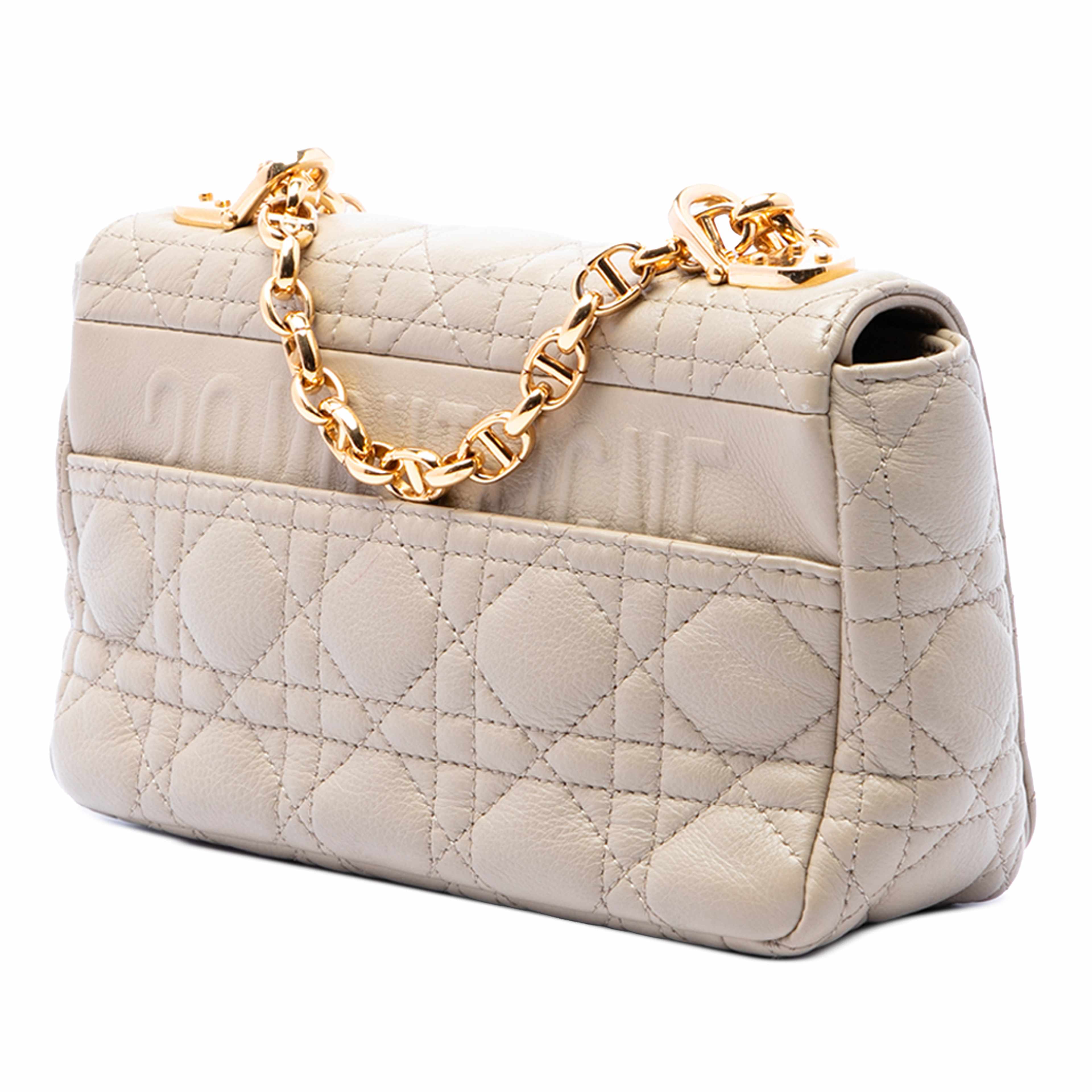 Dior Small Calfskin Cannage Caro Crossbody, från Luxclusif, i färgen beige. Klicka för att öppna bilden i stort format