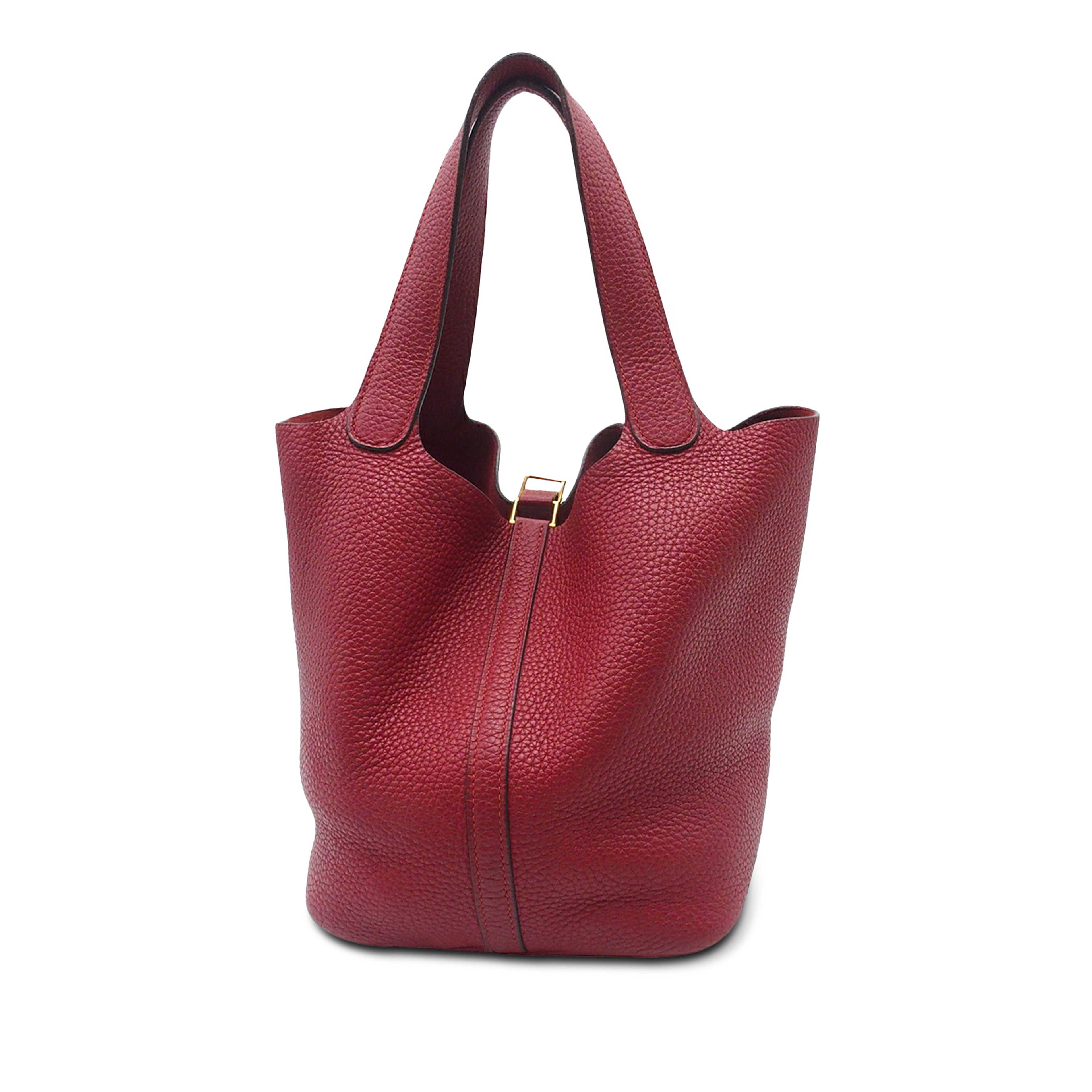 Hermès Clemence Picotin Lock 22, från Luxclusif, i färgen dark red. Klicka för att öppna bilden i stort format