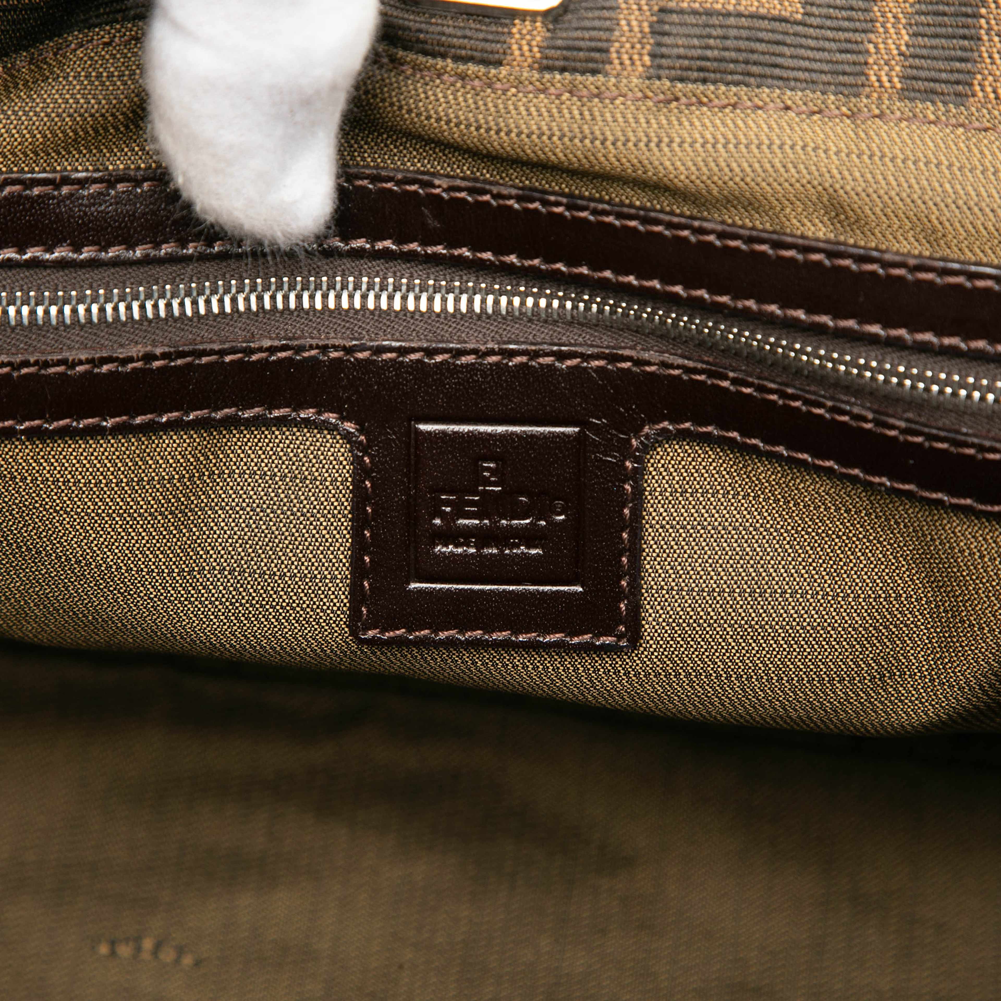 Fendi Small Zucca Canvas Twins Tote, från Luxclusif, i färgen brown. Klicka för att öppna bilden i stort format