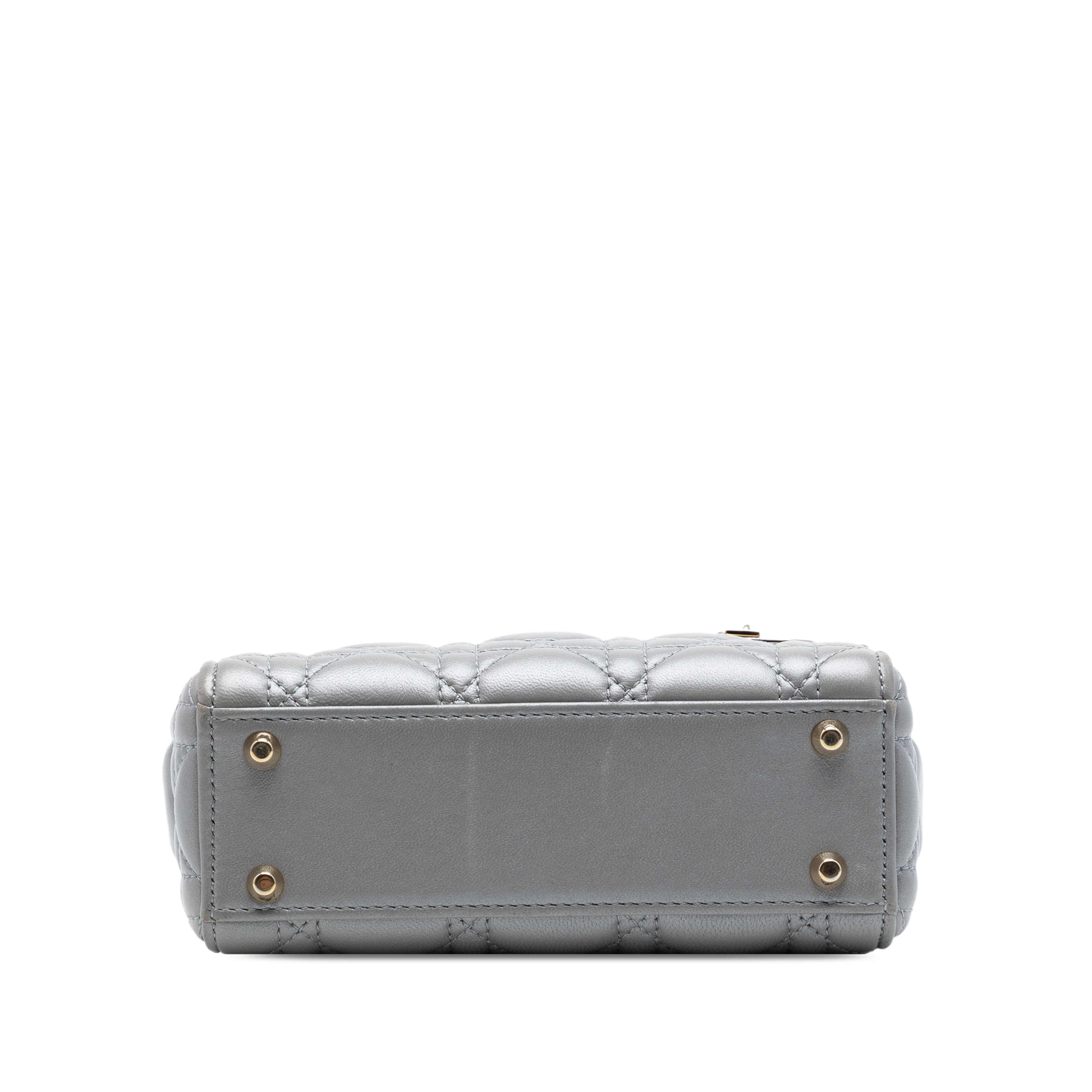 Dior Mini Metallic Lambskin Cannage Lady Dior, från Luxclusif, i färgen grå. Klicka för att öppna bilden i stort format
