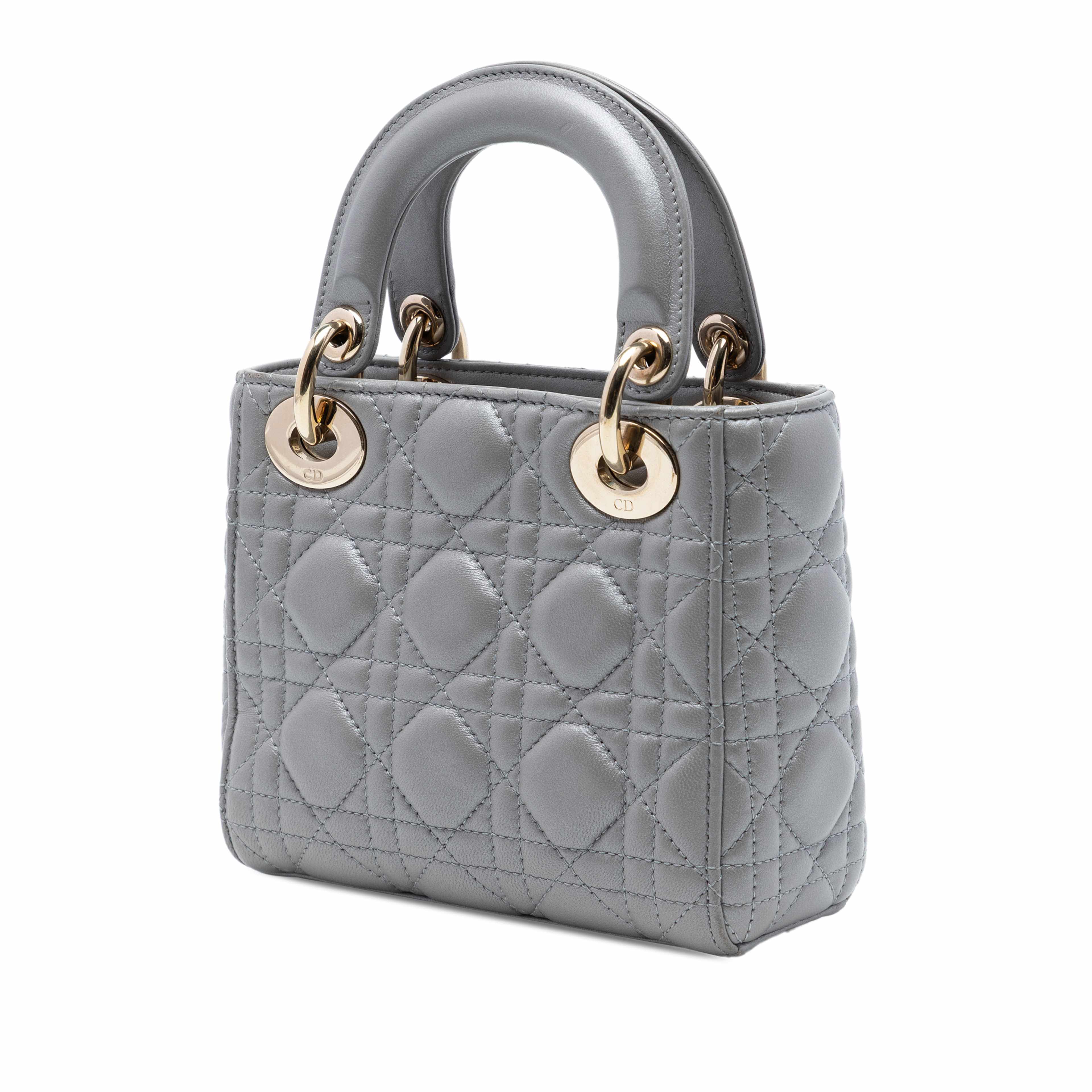 Dior Mini Metallic Lambskin Cannage Lady Dior, från Luxclusif, i färgen grå. Klicka för att öppna bilden i stort format