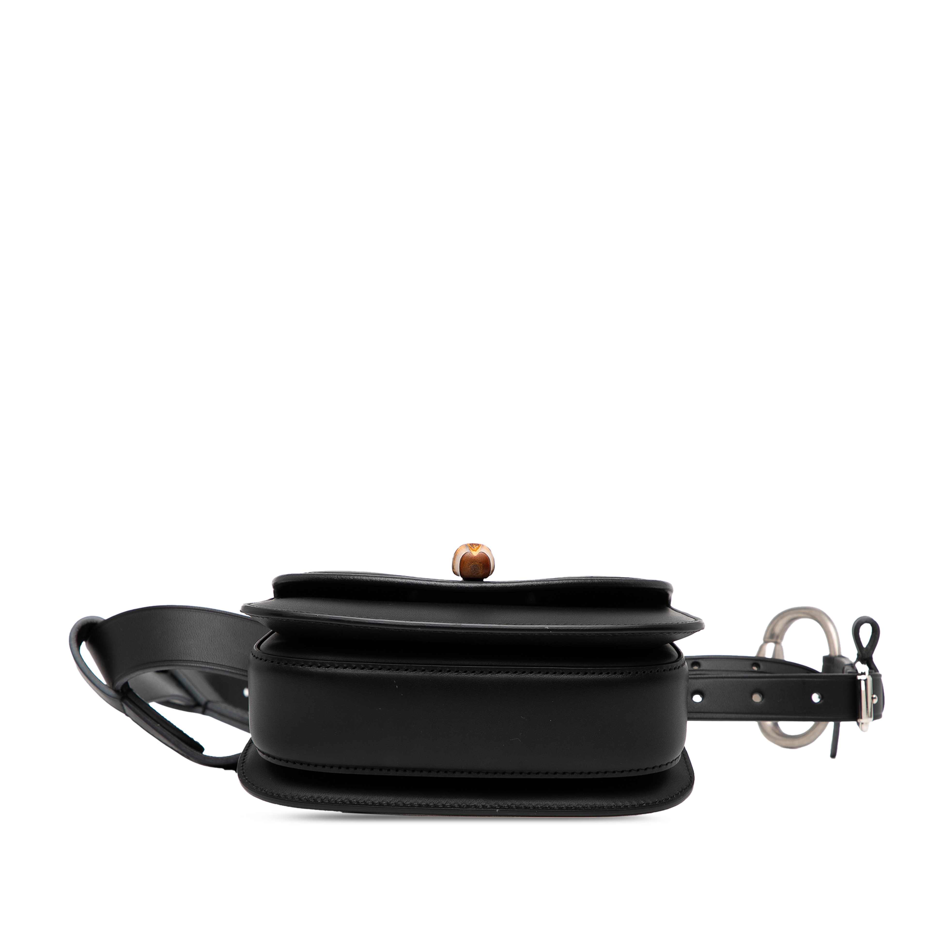 Gucci Mini Calfskin Bamboo 1947 Belt Bag, från Luxclusif, i färgen svart. Klicka för att öppna bilden i stort format