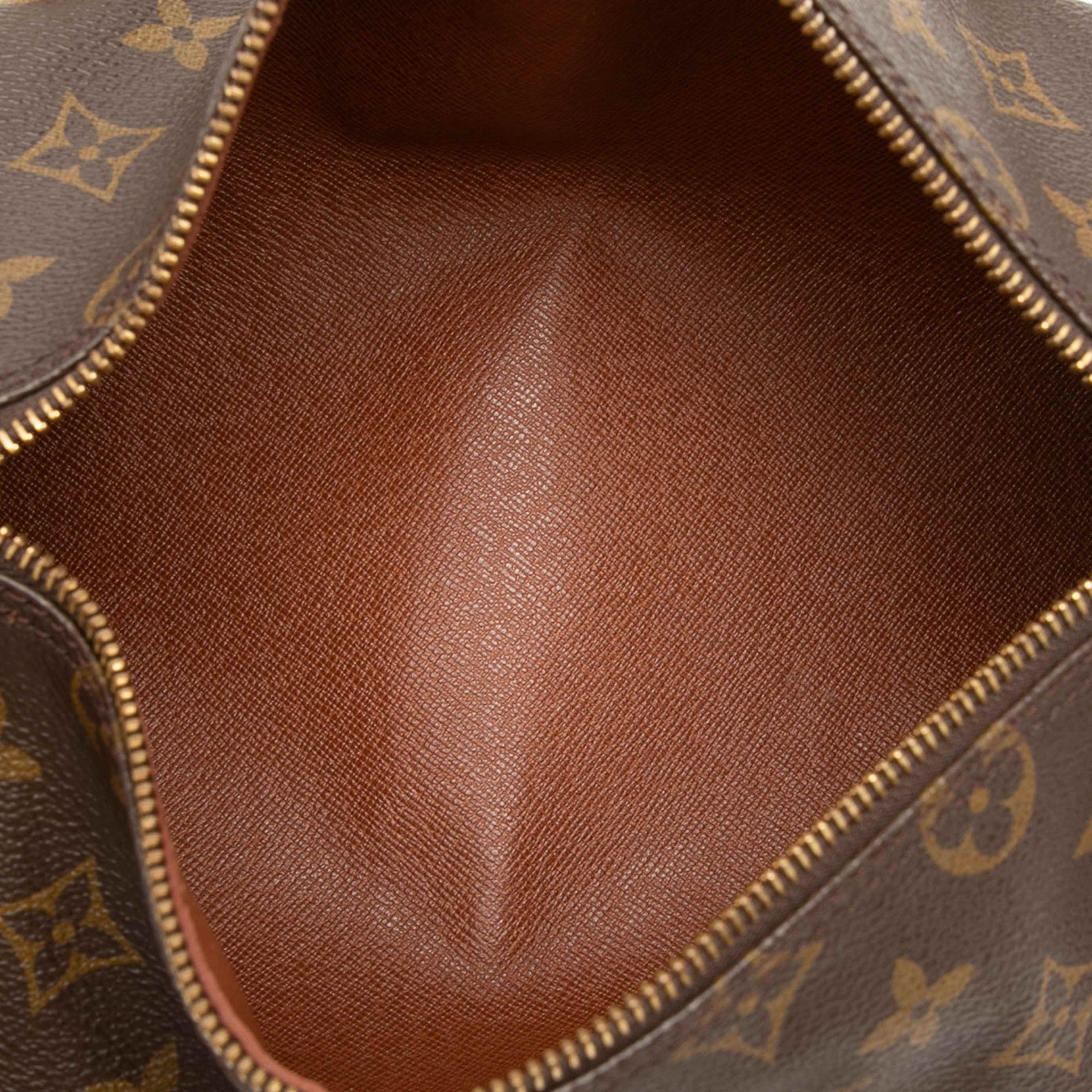 Louis Vuitton Monogram Papillon 26, från Luxclusif, i färgen brown. Klicka för att öppna bilden i stort format