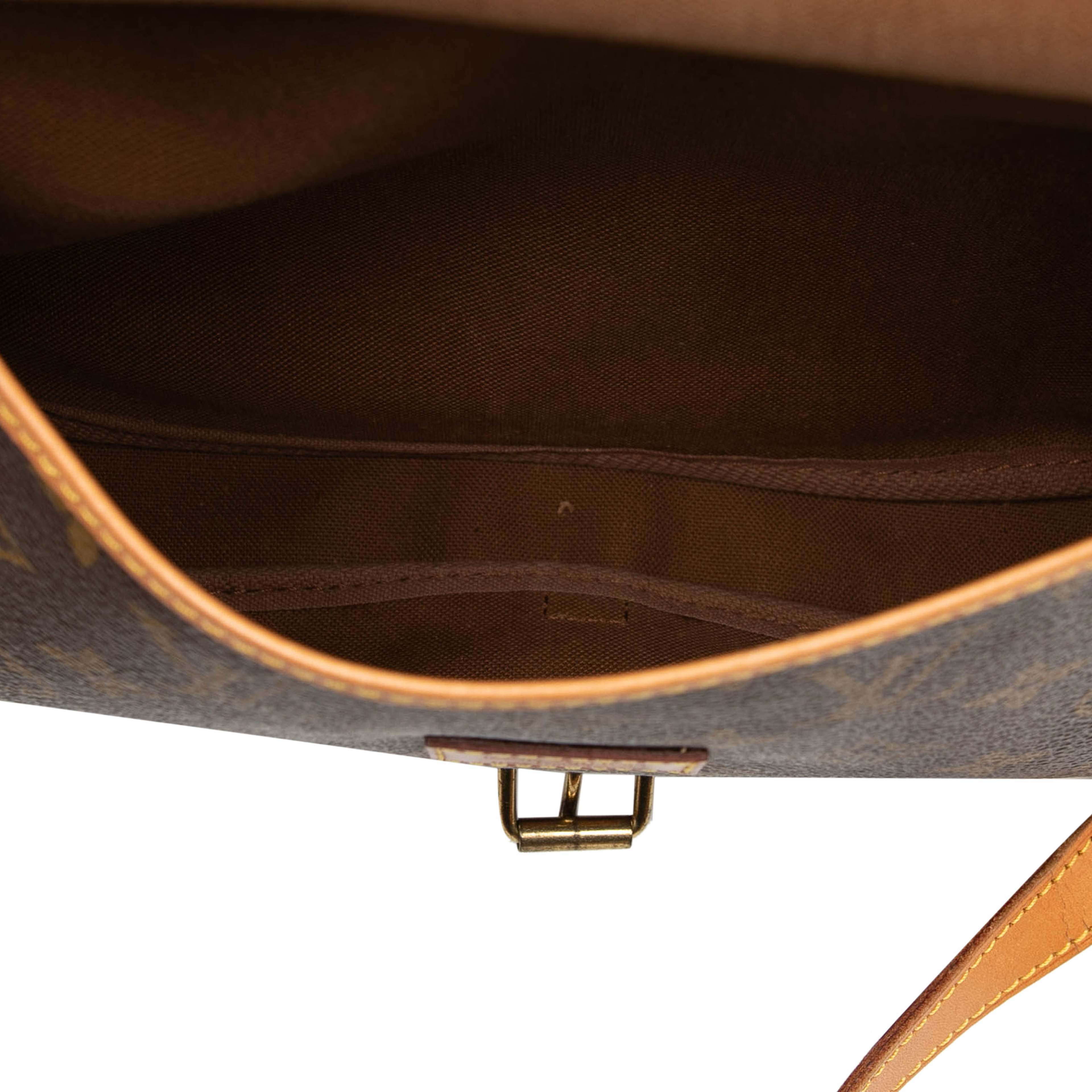 Louis Vuitton Monogram Saumur 30, från Luxclusif, i färgen brown. Klicka för att öppna bilden i stort format