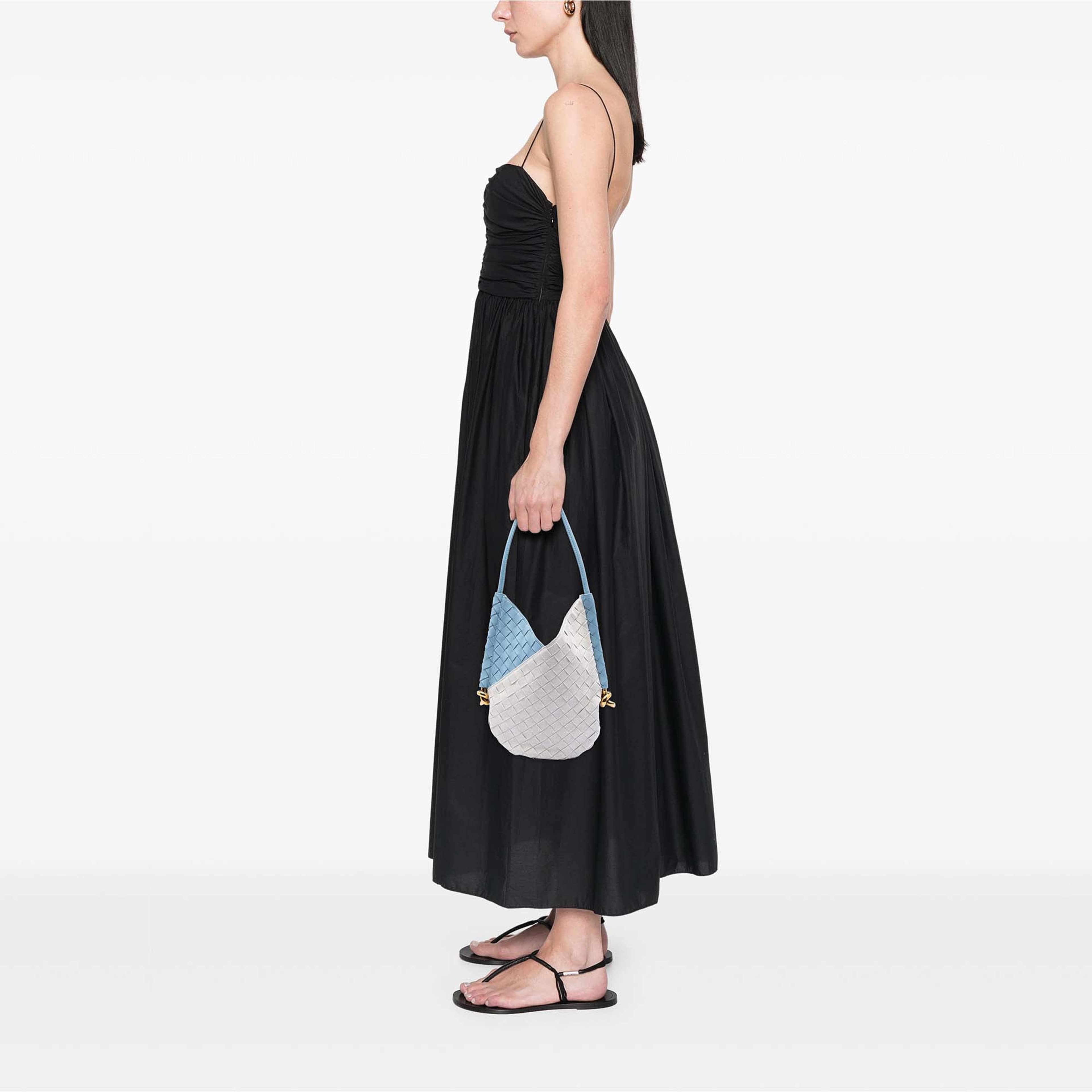 Bottega Veneta Small Nappa And Canvas Intrecciato Solstice Shoulder Bag, från Luxclusif, i färgen blå. Klicka för att öppna bilden i stort format