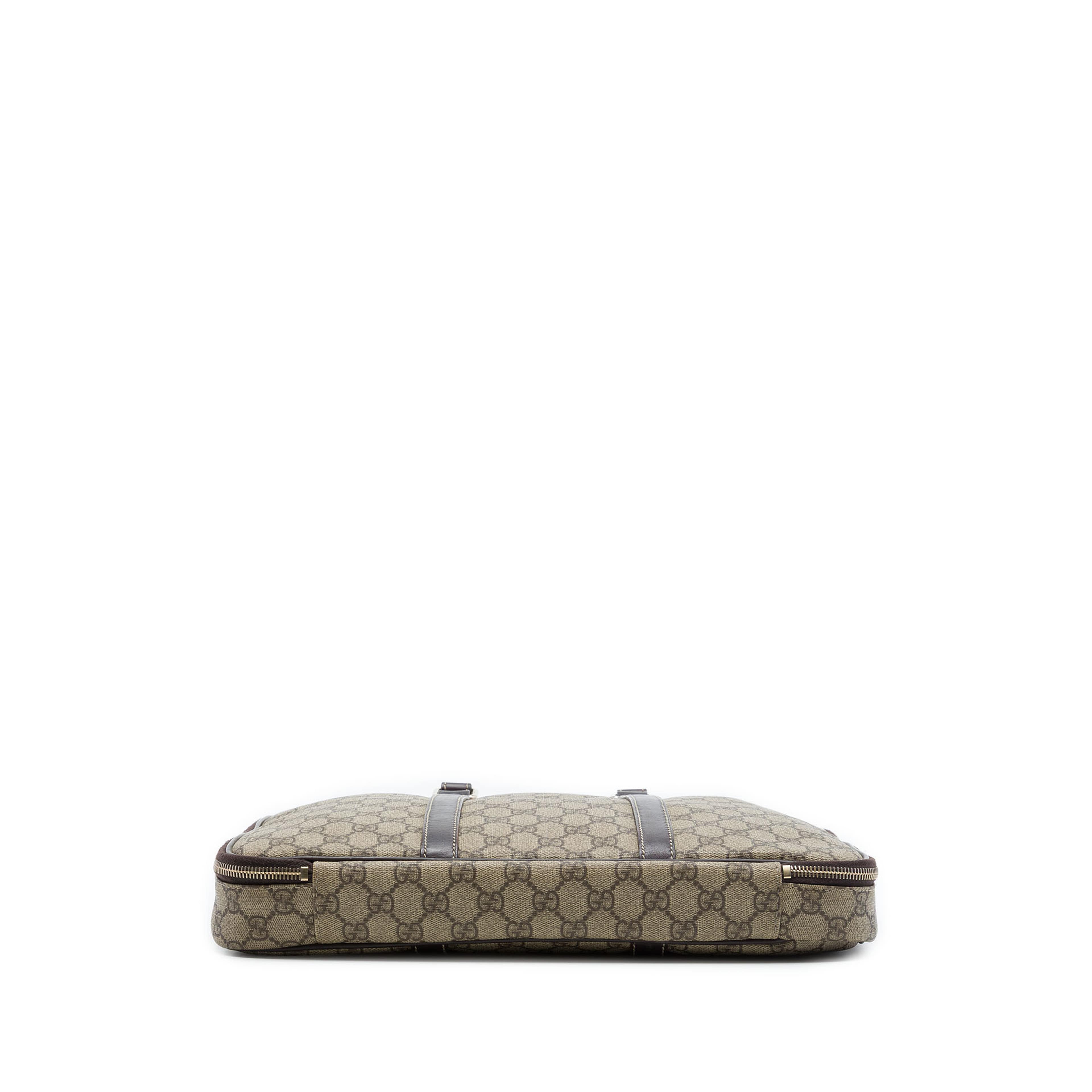 Gucci Gg Supreme Business Bag, från Luxclusif, i färgen beige. Klicka för att öppna bilden i stort format