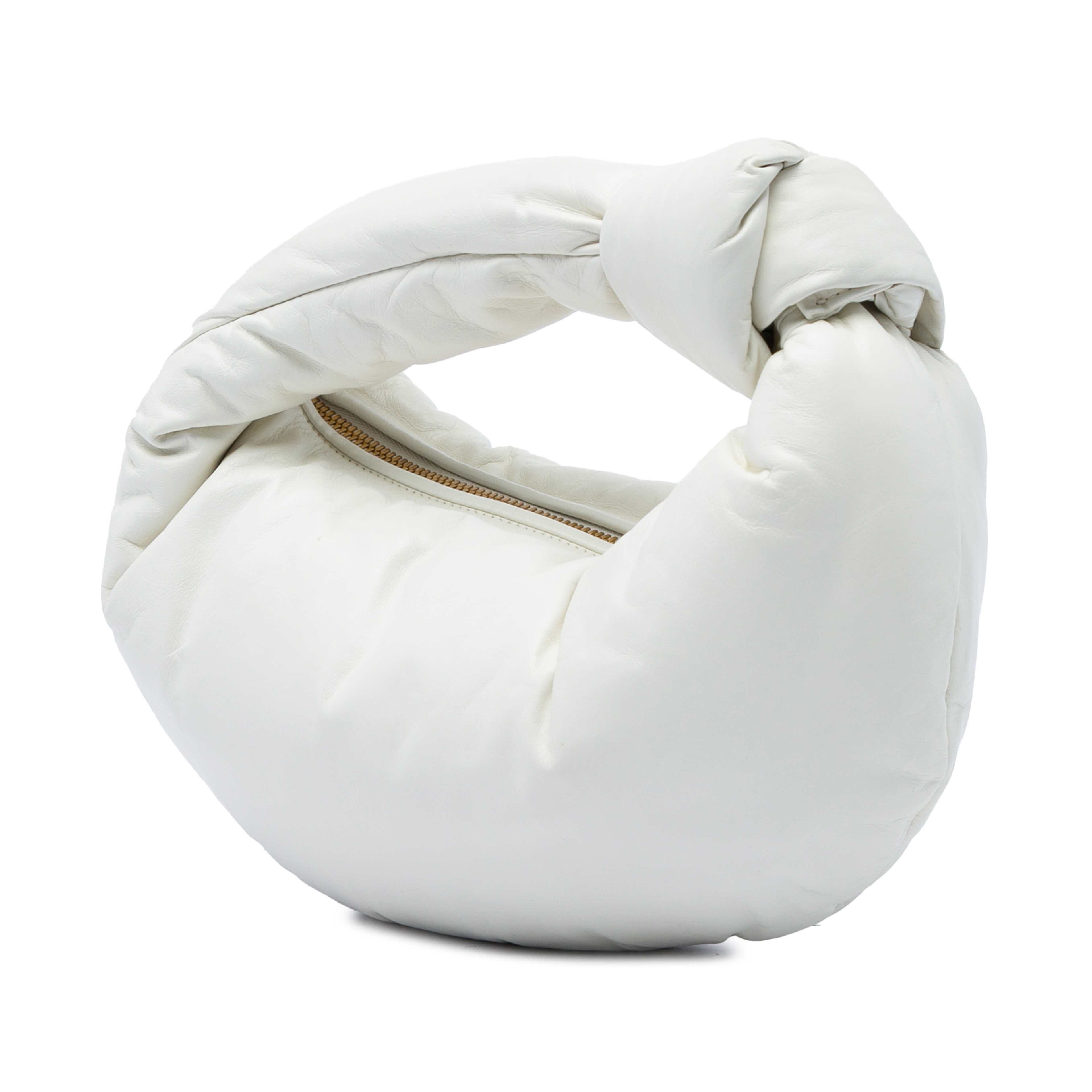 Bottega Veneta Mini Nappa Puffy Jodie, från Luxclusif, i färgen vit. Klicka för att öppna bilden i stort format