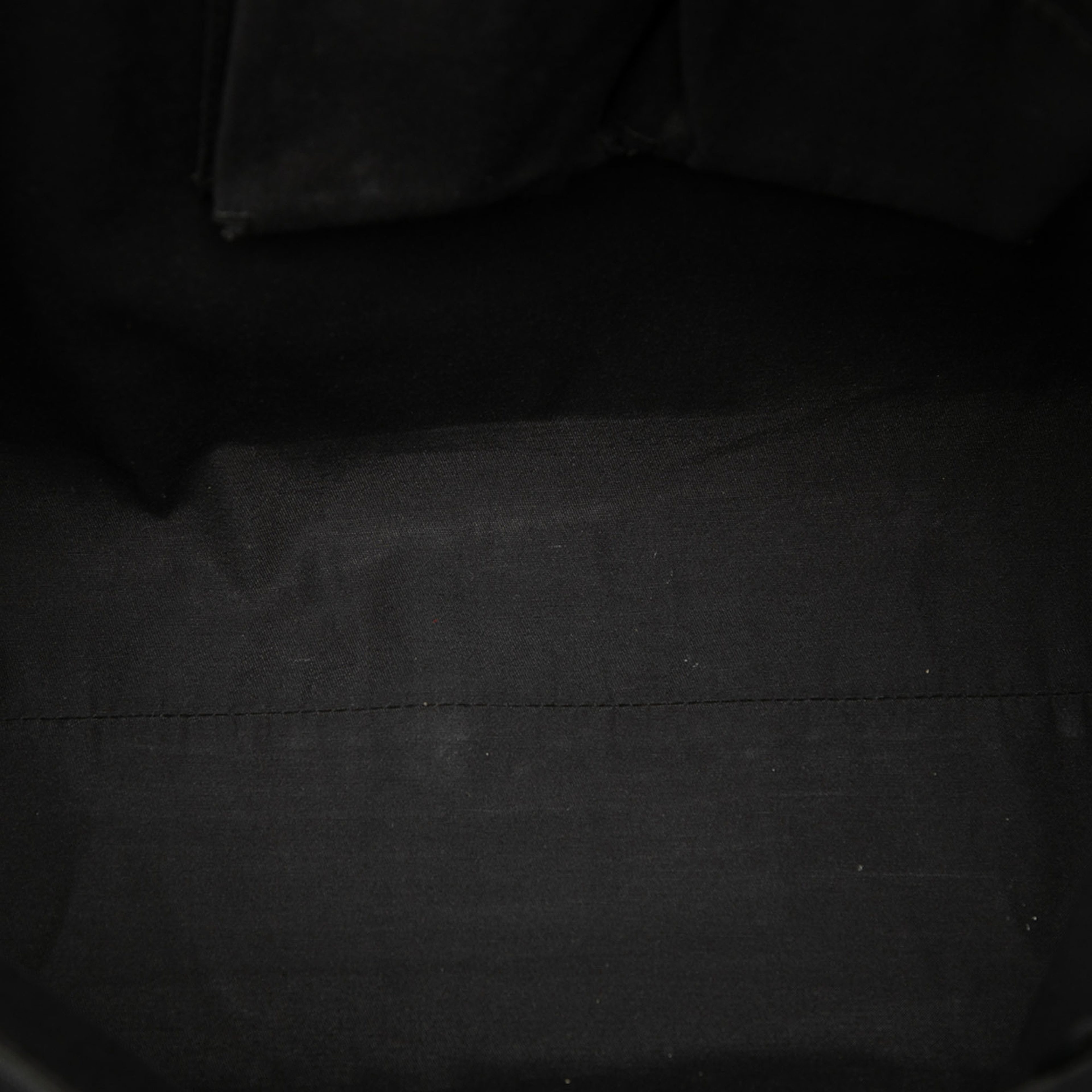 Gucci Gg Denim Tote, från Luxclusif, i färgen black. Klicka för att öppna bilden i stort format