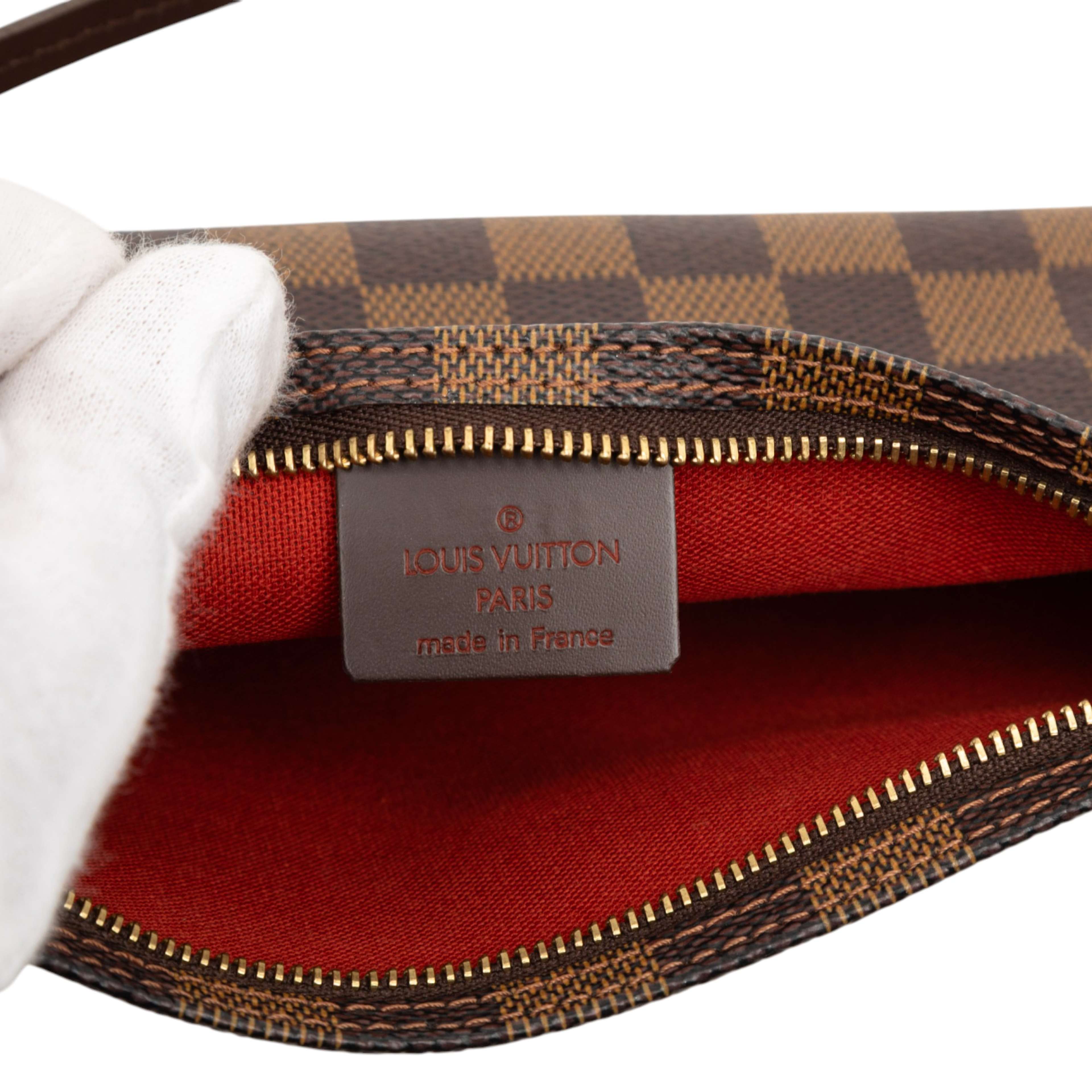 Louis Vuitton Damier Ebene Navona, från Luxclusif, i färgen brown. Klicka för att öppna bilden i stort format