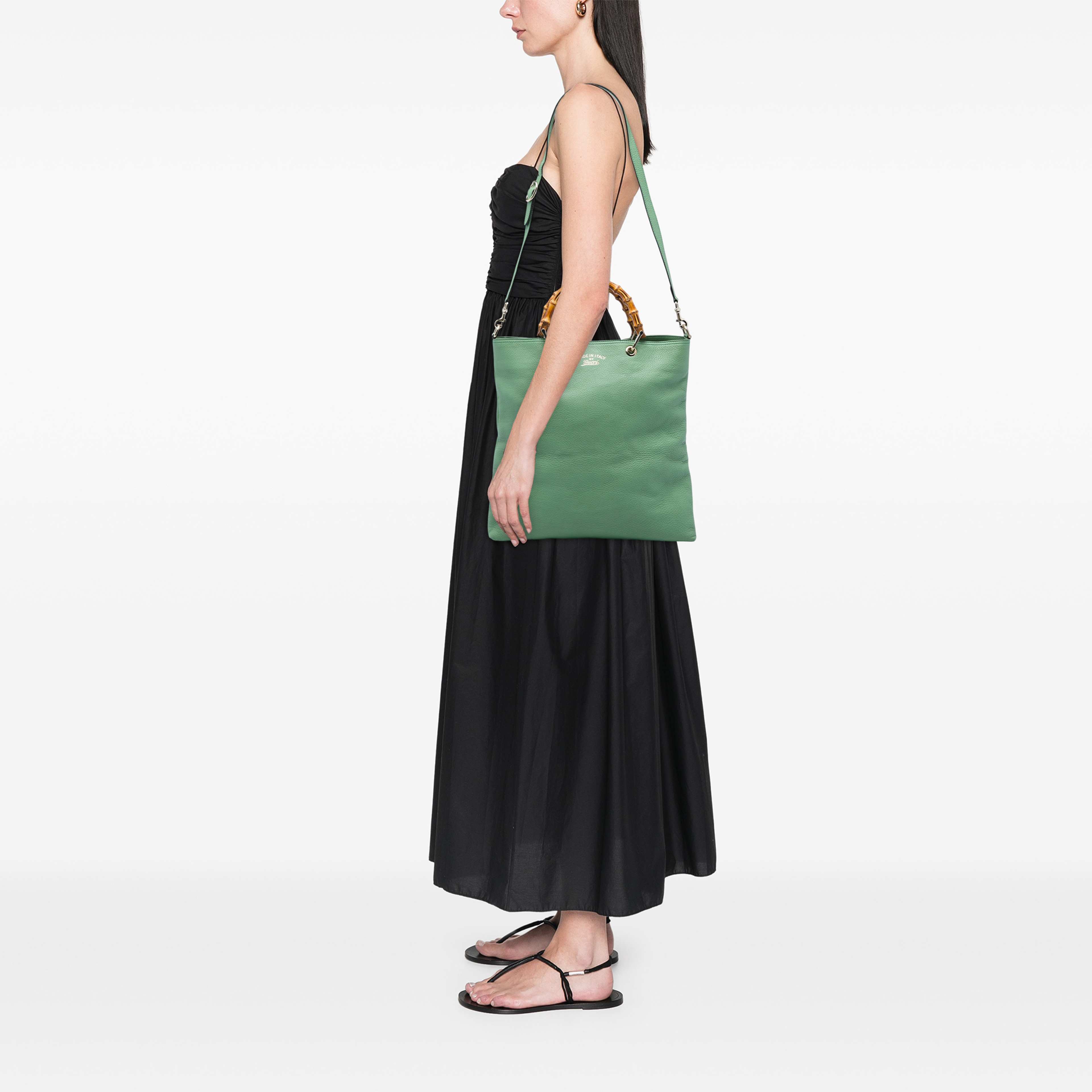 Gucci Tall Calfskin Bamboo Shopper Tote, från Luxclusif, i färgen grön. Klicka för att öppna bilden i stort format
