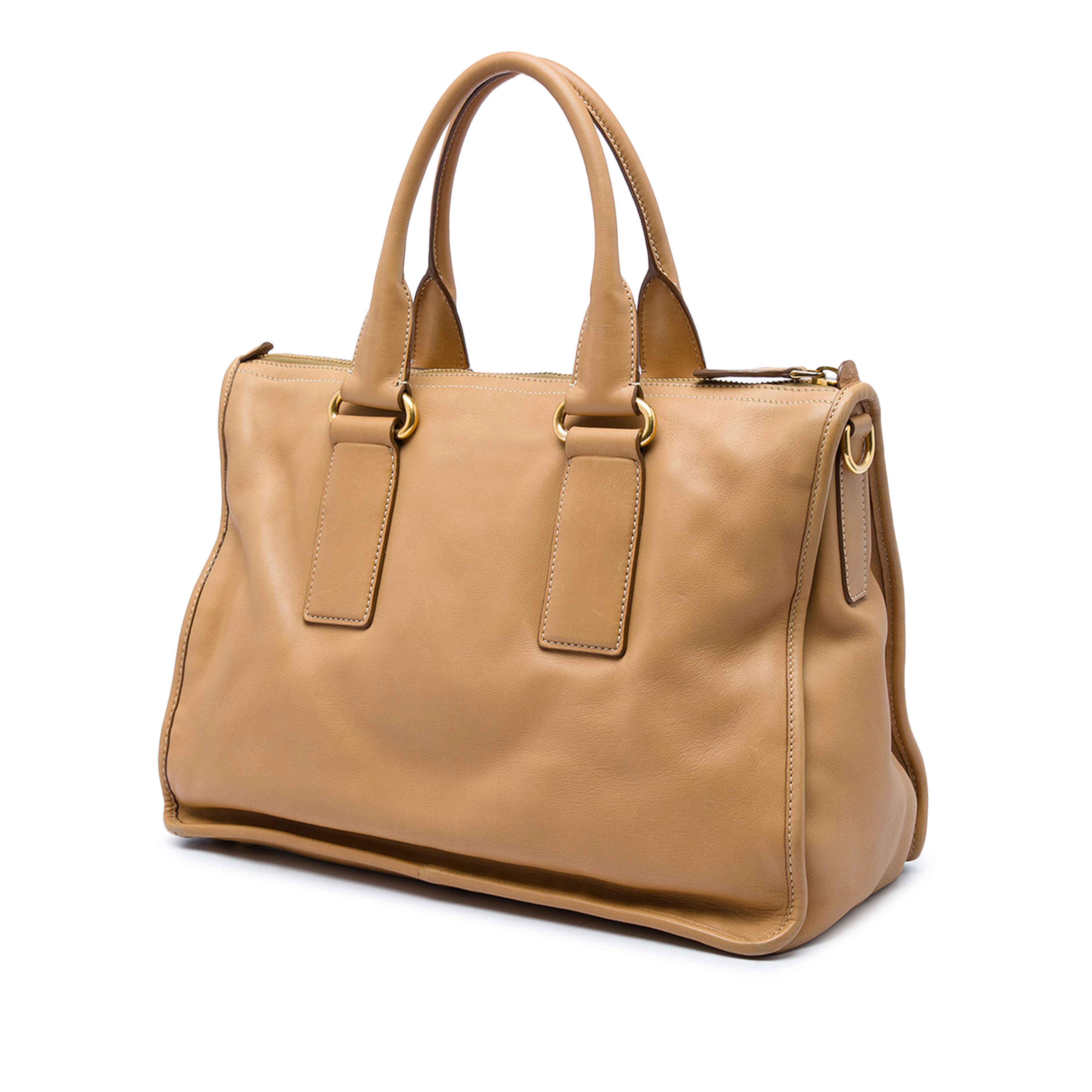 Prada Soft Calf Satchel, från Luxclusif, i färgen brun. Klicka för att öppna bilden i stort format