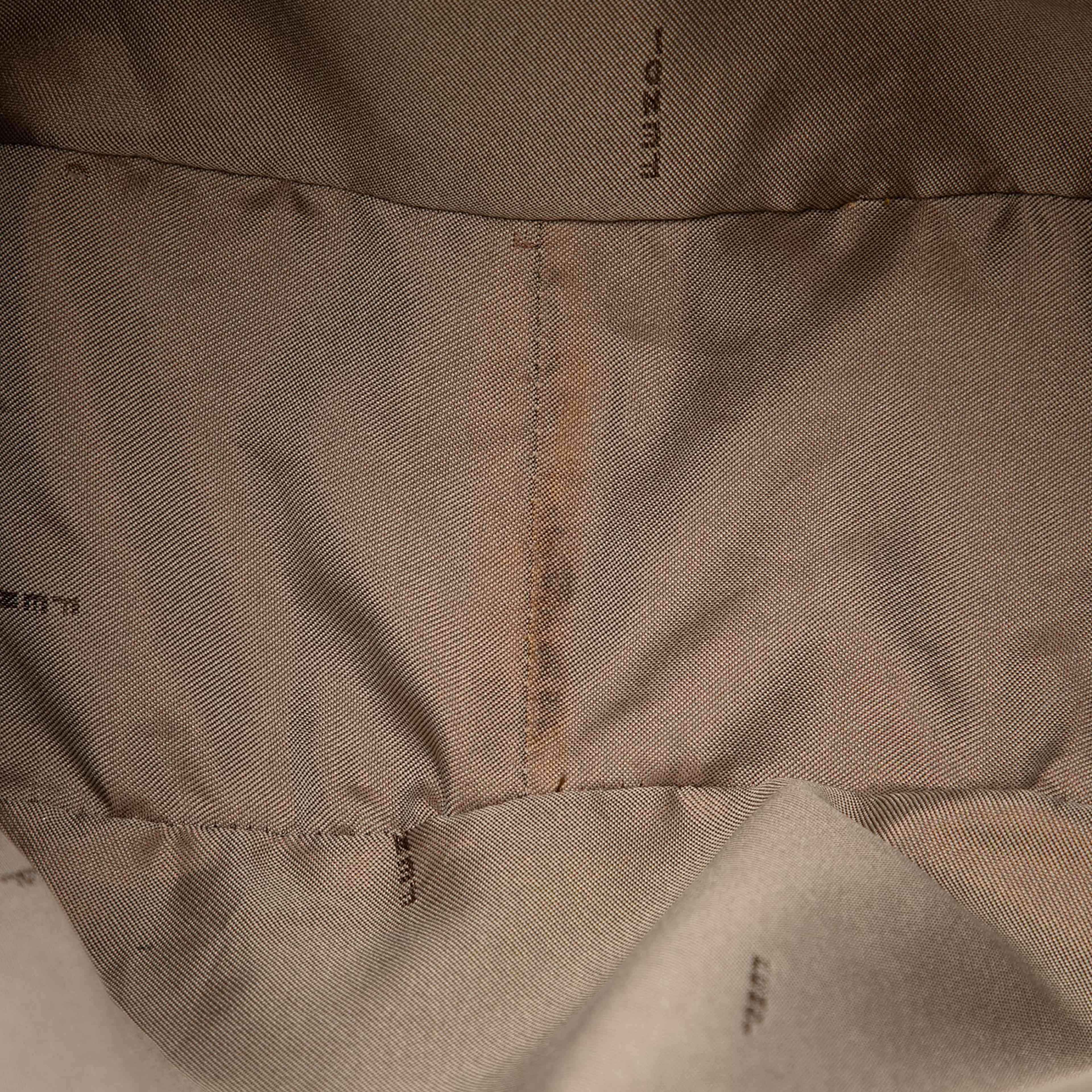 Fendi Zucchino Canvas Tote, från Luxclusif, i färgen beige. Klicka för att öppna bilden i stort format