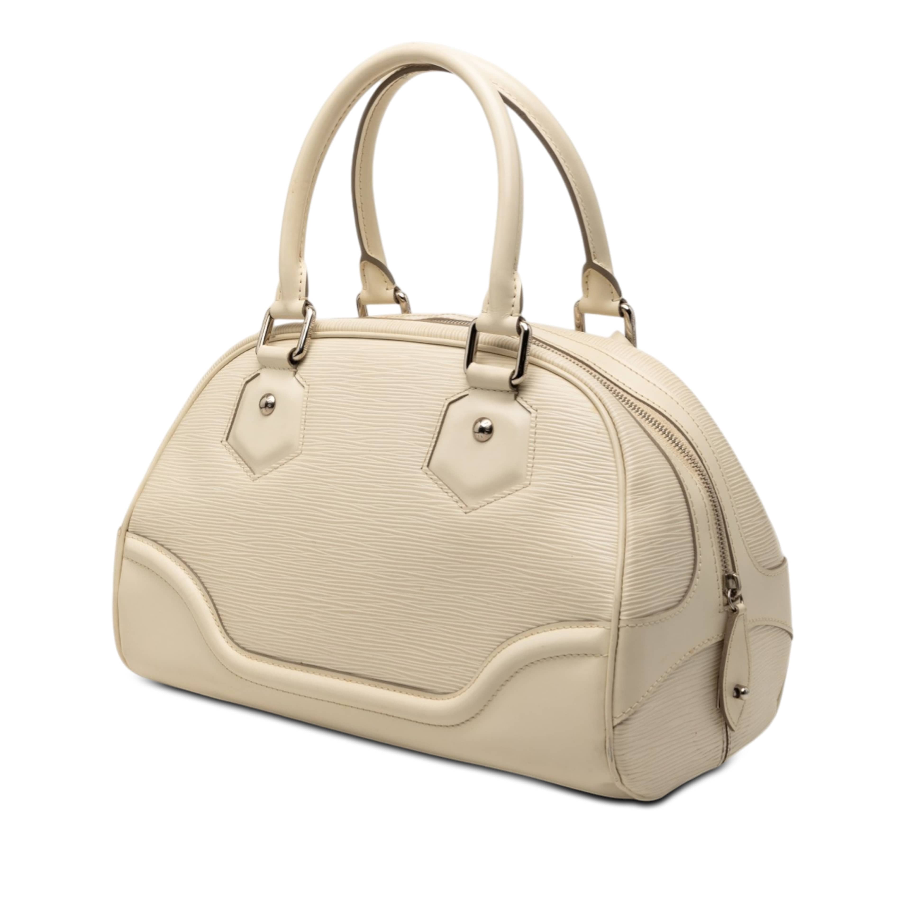 Louis Vuitton Epi Bowling Montaigne Pm, från Luxclusif, i färgen ivory. Klicka för att öppna bilden i stort format