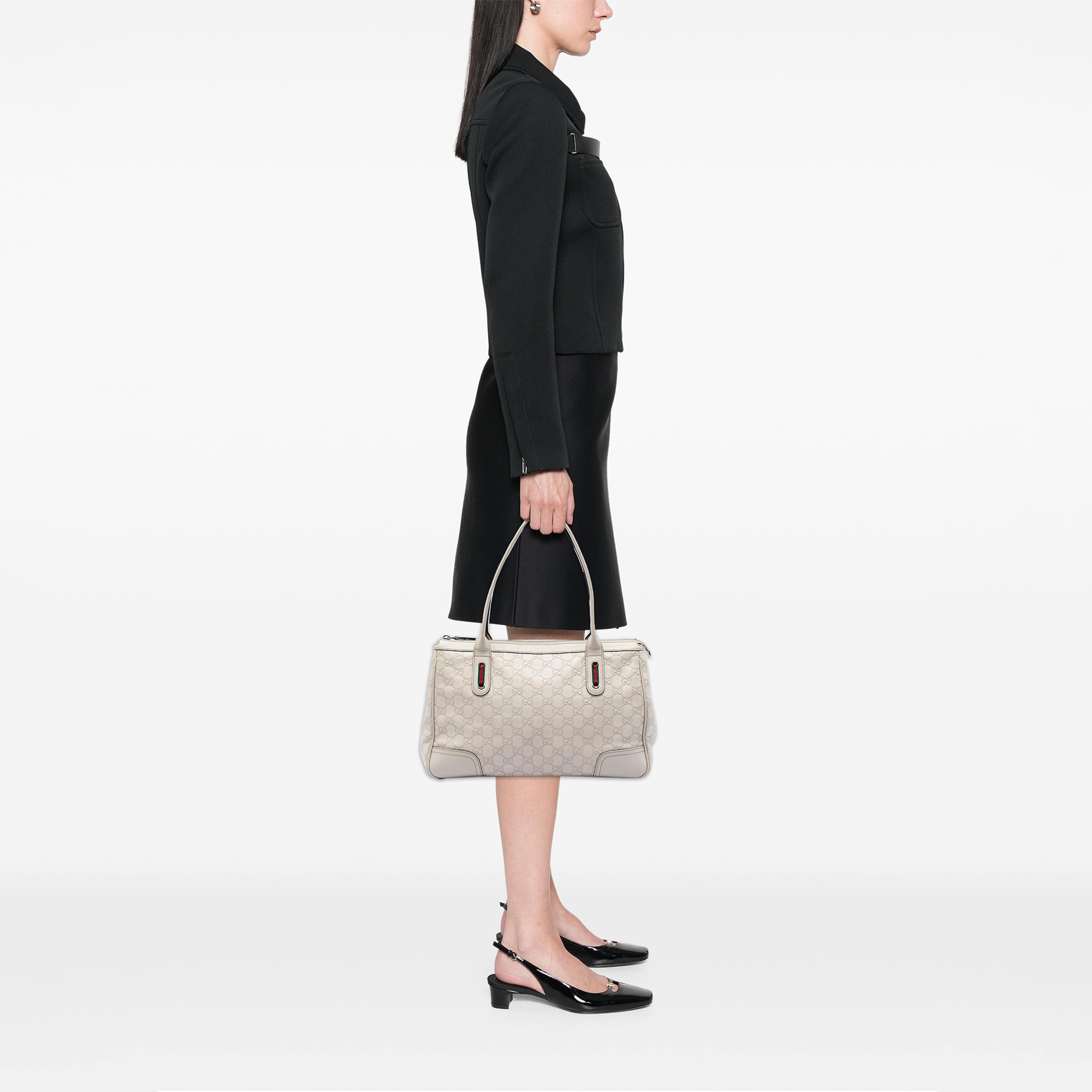 Gucci Guccissima Web Princy Tote, från Luxclusif, i färgen beige. Klicka för att öppna bilden i stort format