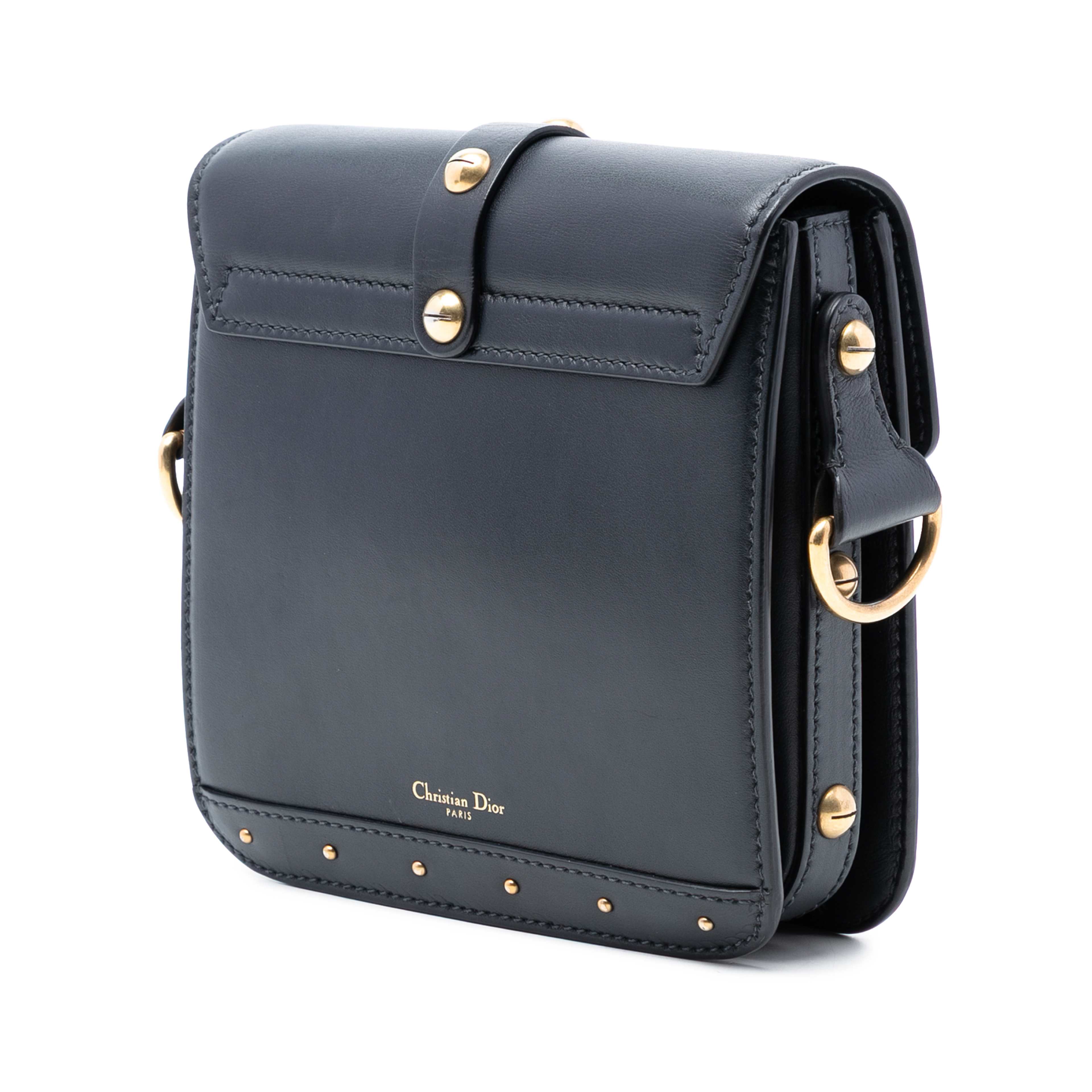 Dior Leather Dioraddict Square Flap, från Luxclusif, i färgen black. Klicka för att öppna bilden i stort format