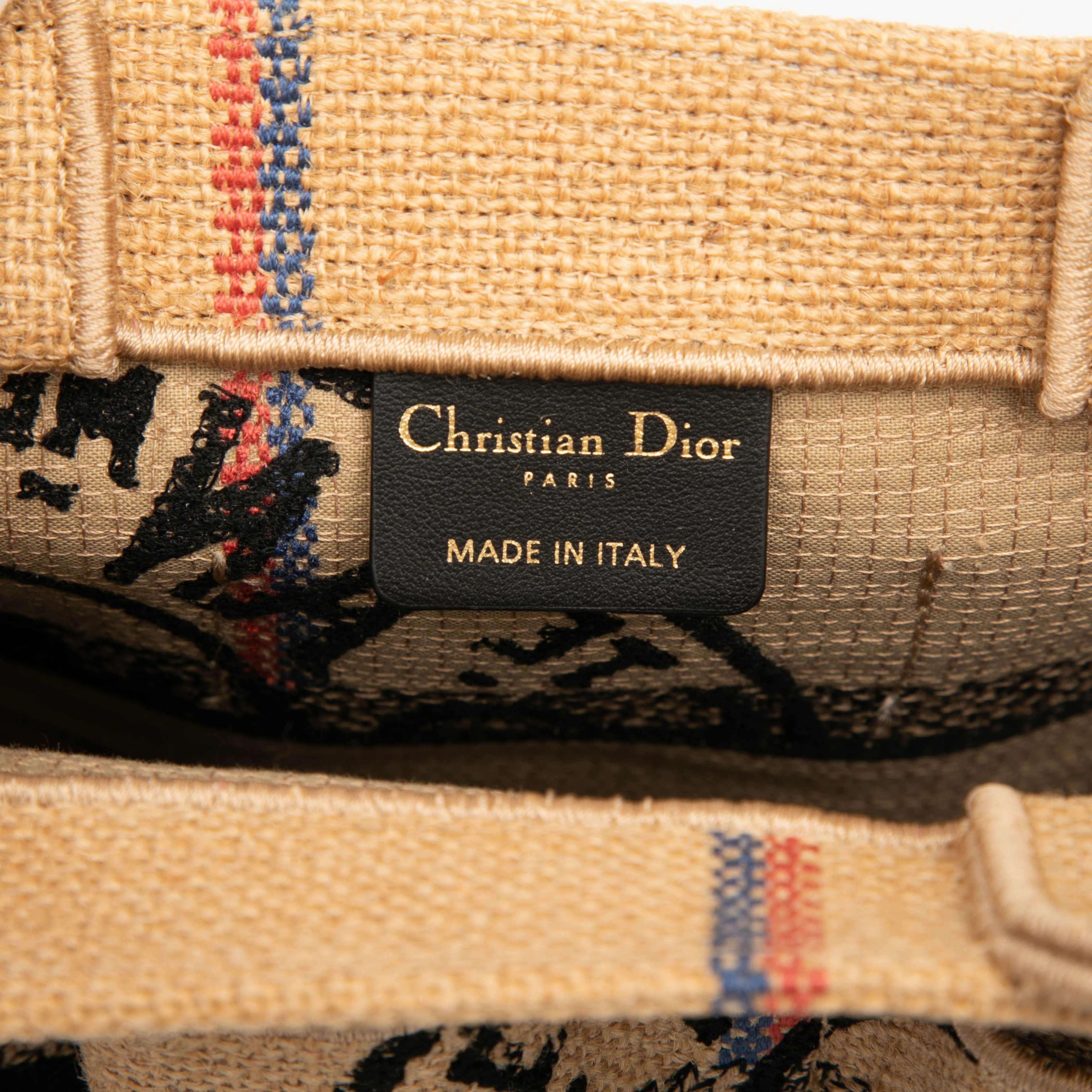 Dior Small Jute Catherine Tote, från Luxclusif, i färgen beige. Klicka för att öppna bilden i stort format