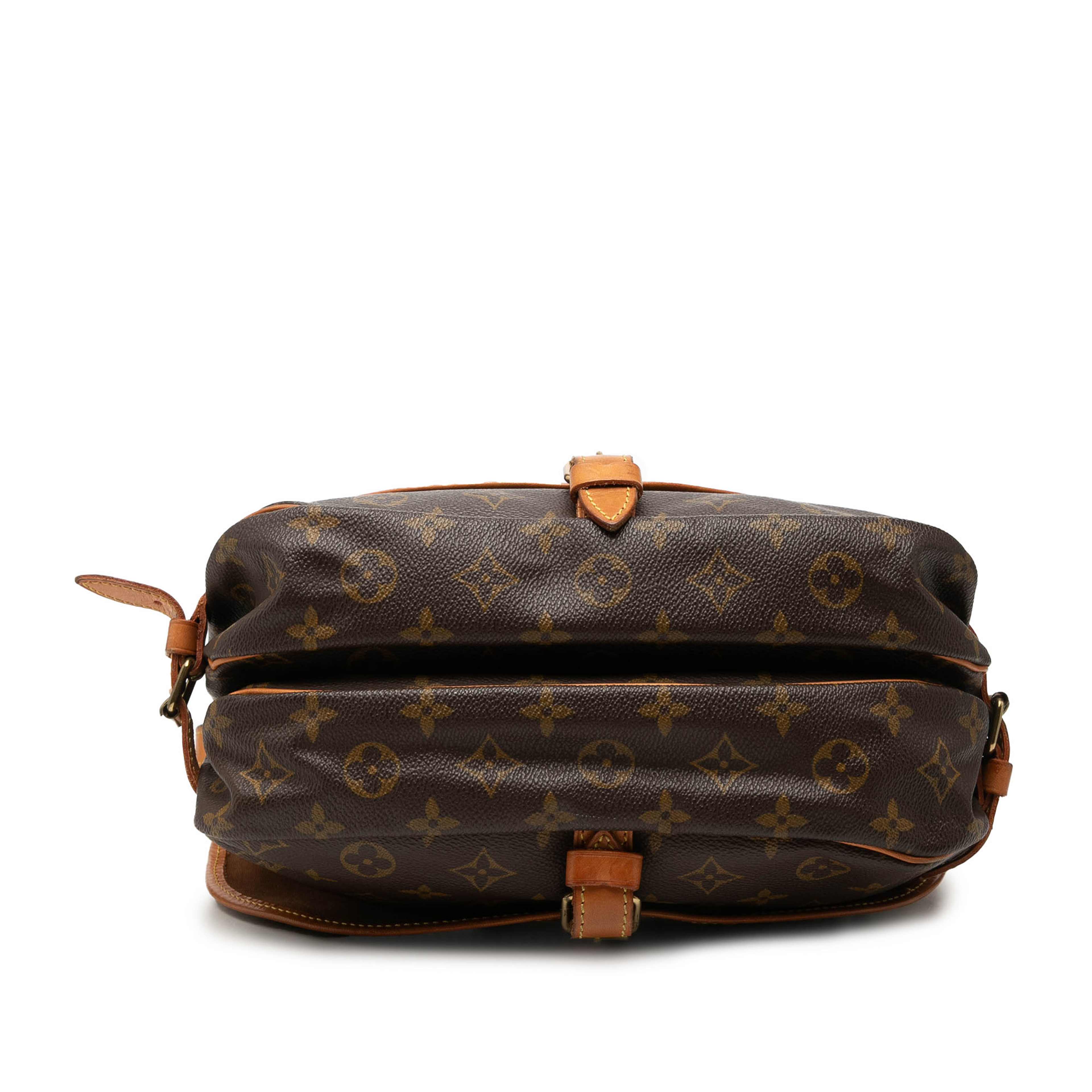 Louis Vuitton Monogram Saumur 25, från Luxclusif, i färgen brown. Klicka för att öppna bilden i stort format
