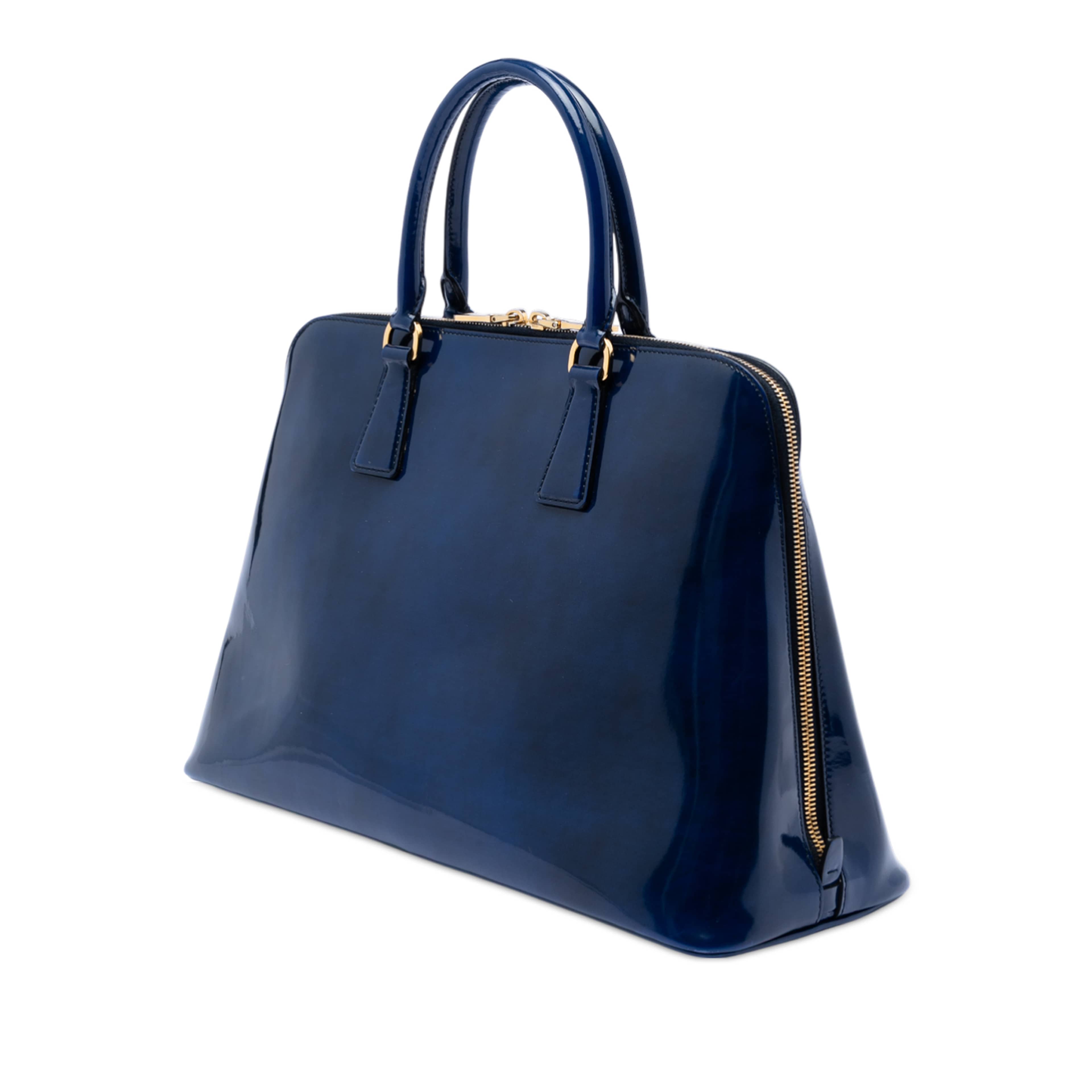Prada Large Spazzolato Promenade Satchel, från Luxclusif, i färgen dark blue. Klicka för att öppna bilden i stort format