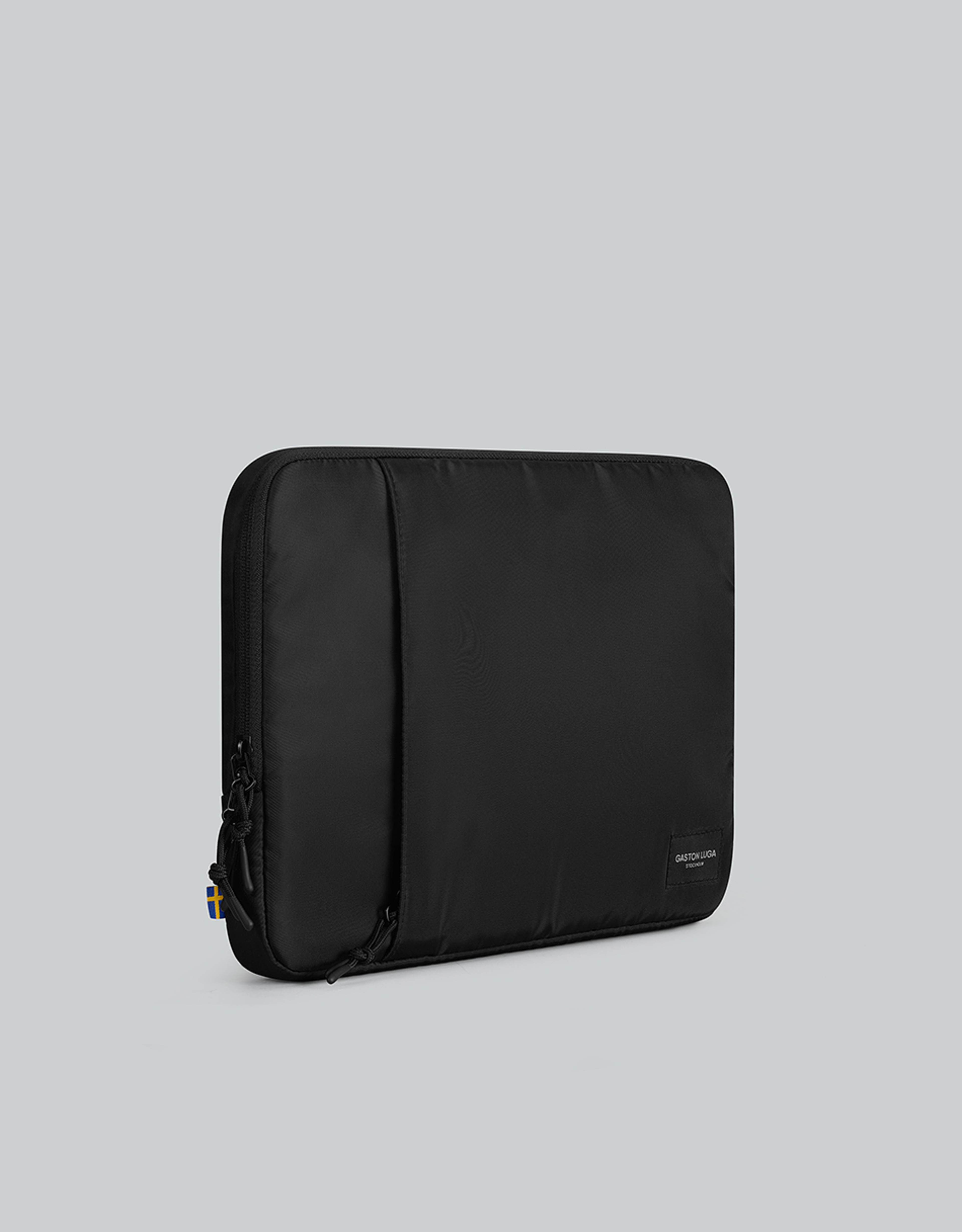 Däsh Cushioned Case 15"/16", från Gaston Luga, i färgen black. Klicka för att öppna bilden i stort format