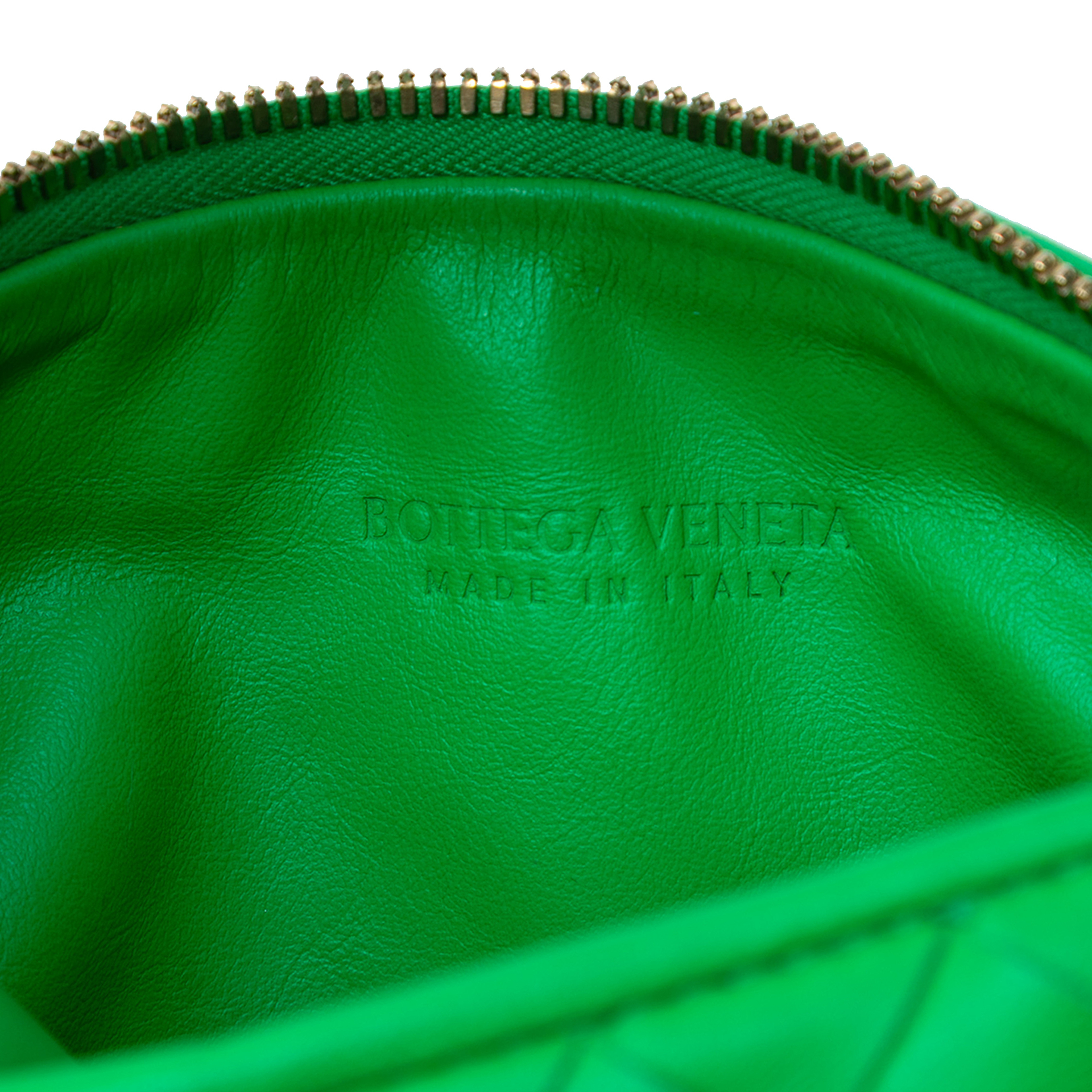 Bottega Veneta Mini Nappa Intrecciato Jodie, från Luxclusif, i färgen green. Klicka för att öppna bilden i stort format