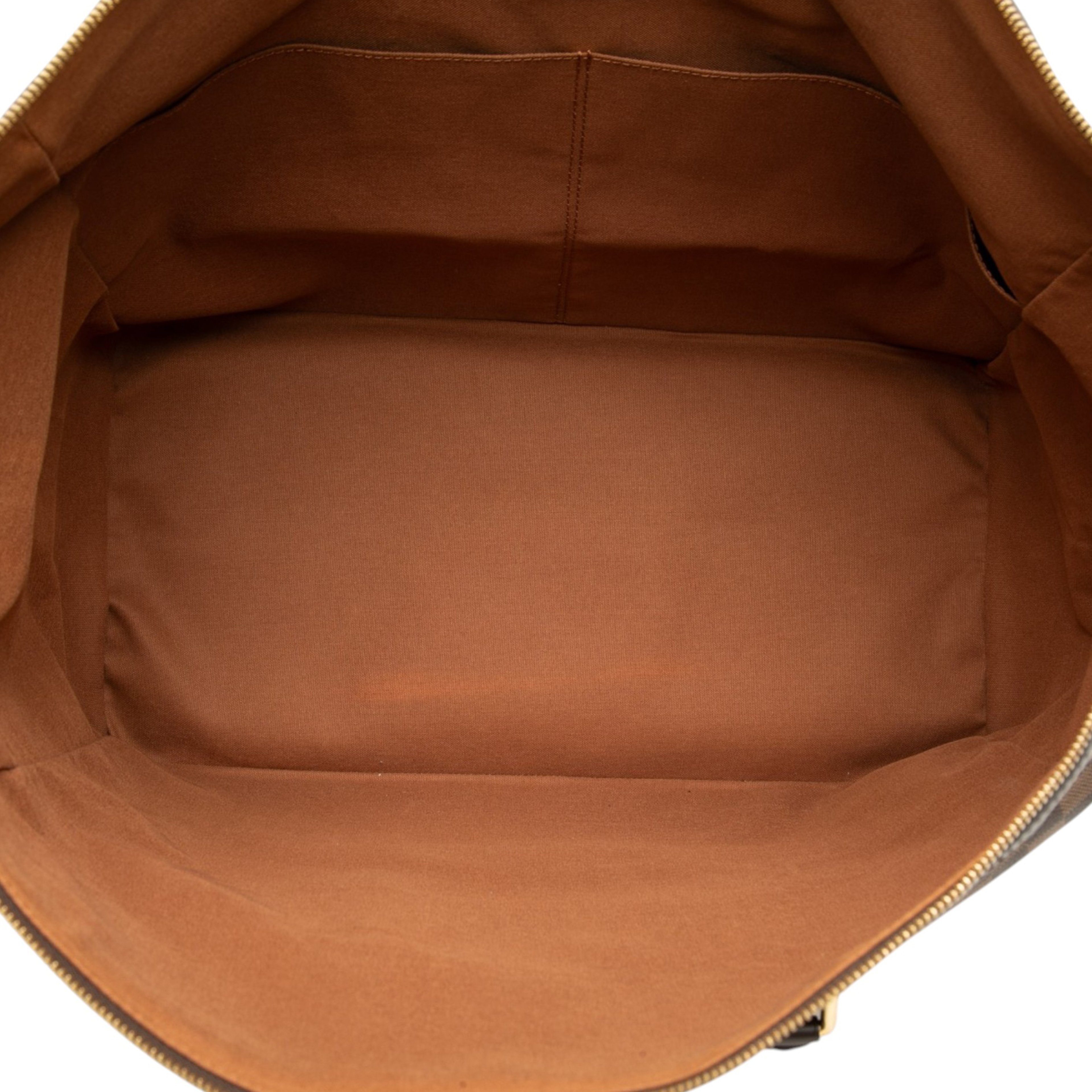 Louis Vuitton Damier Ebene Vaslav, från Luxclusif, i färgen brun. Klicka för att öppna bilden i stort format
