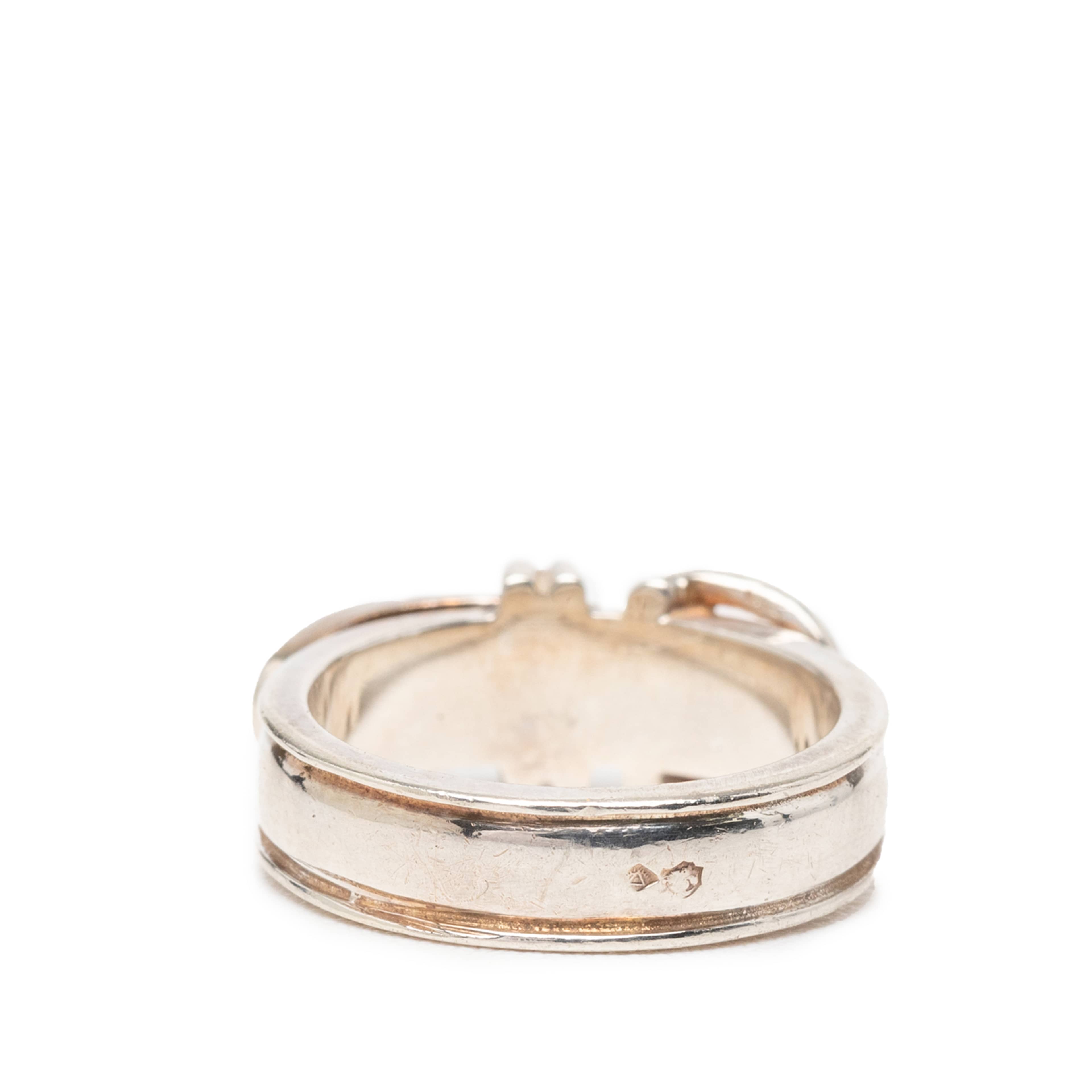 Hermès Sterling Silver Ceinture Buckle Ring, från Luxclusif, i färgen silver. Klicka för att öppna bilden i stort format